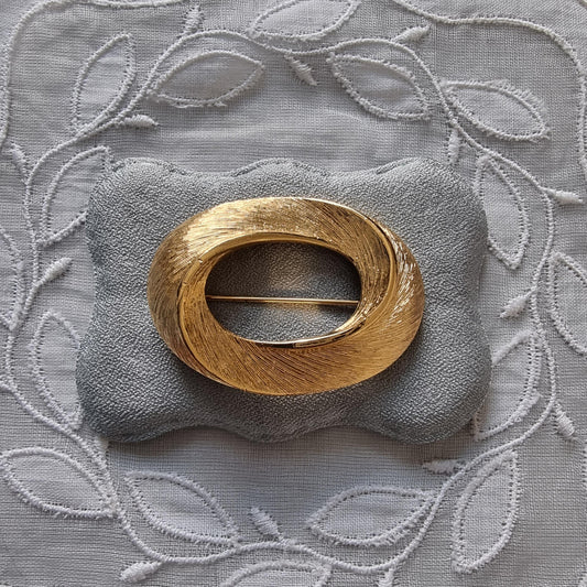 Brooch - Napier Oval Brushed Gold Twist Brooch