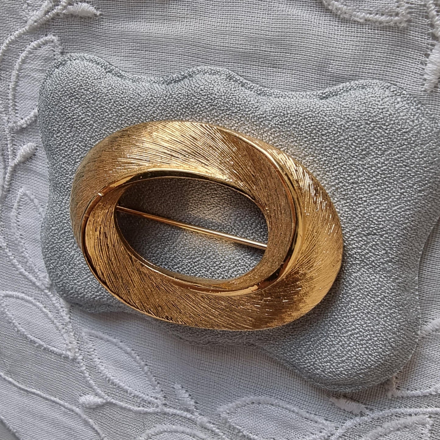 Brooch - Napier Oval Brushed Gold Twist Brooch