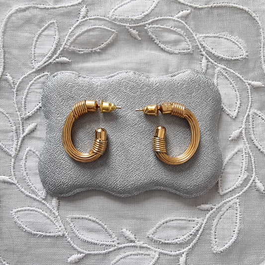 Posts - Small Gold Wires Hoop Earrings