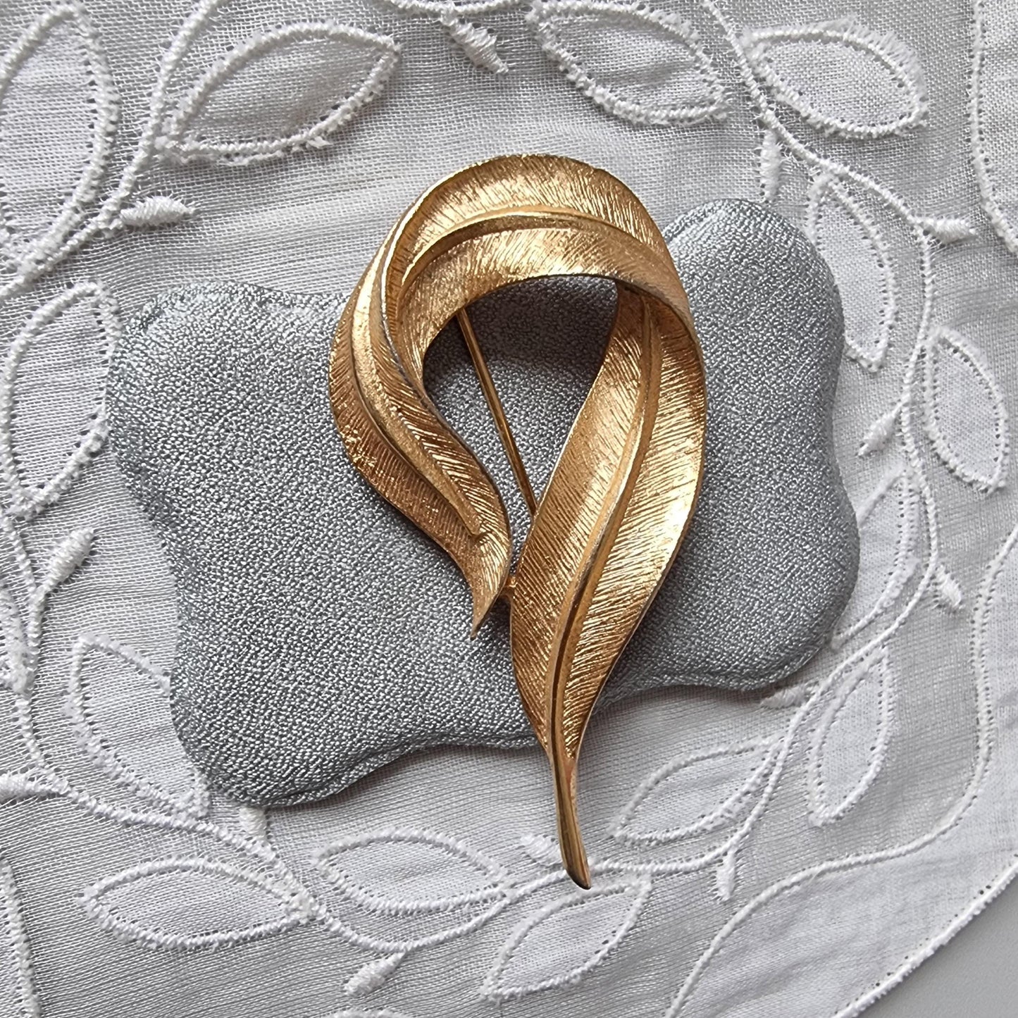 Brooch - Sarah Coventry Gold Feather Brooch