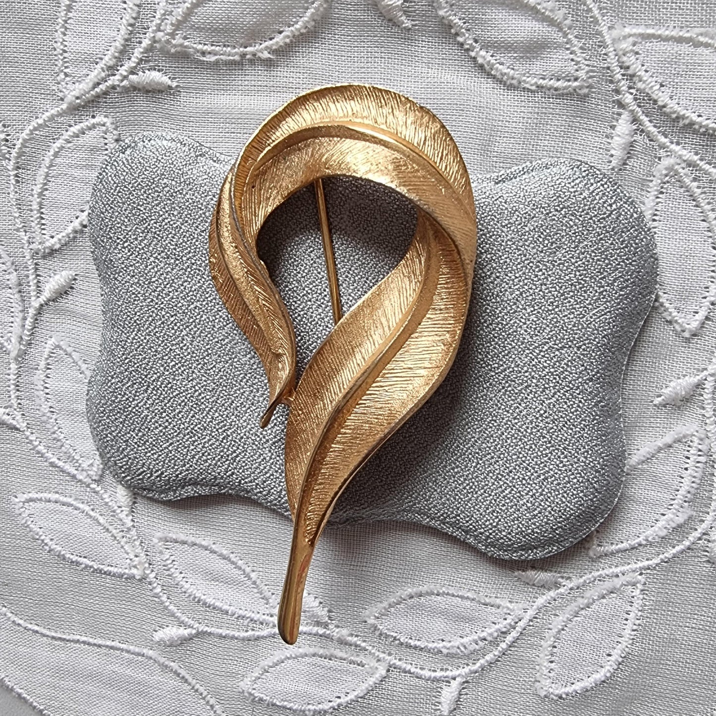 Brooch - Sarah Coventry Gold Feather Brooch