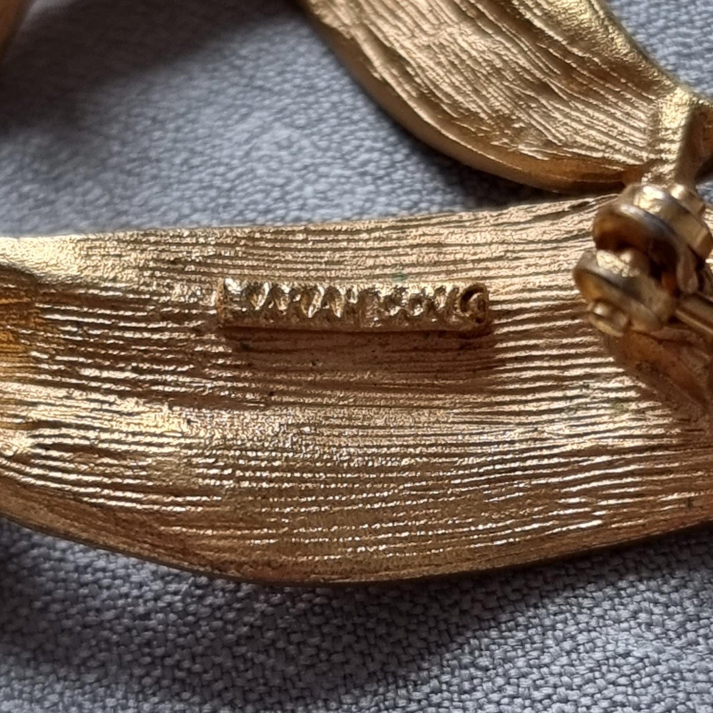 Brooch - Sarah Coventry Gold Feather Brooch