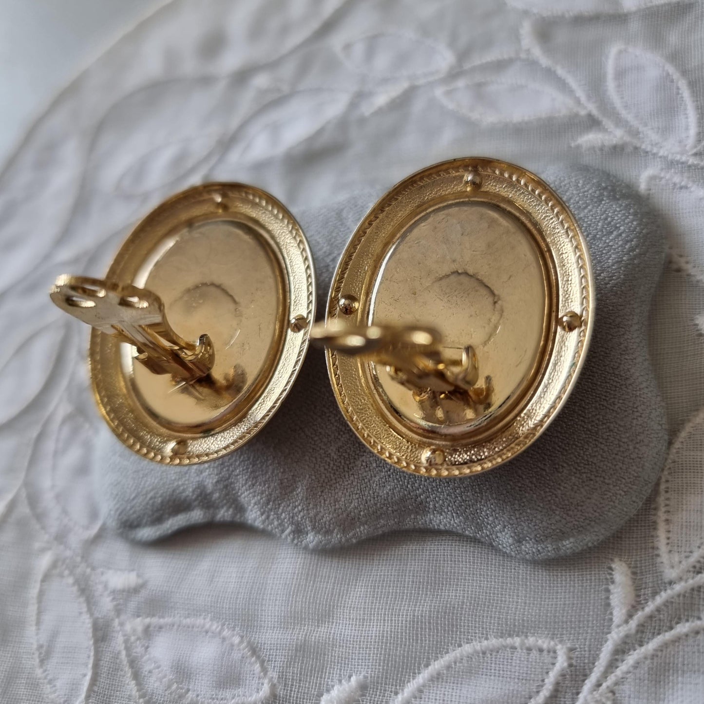 Clip on - Gold Oval Pearl and Crystals Clip on Earrings