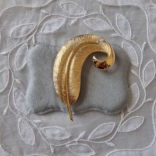Brooch - Small Gold Feather Brooch