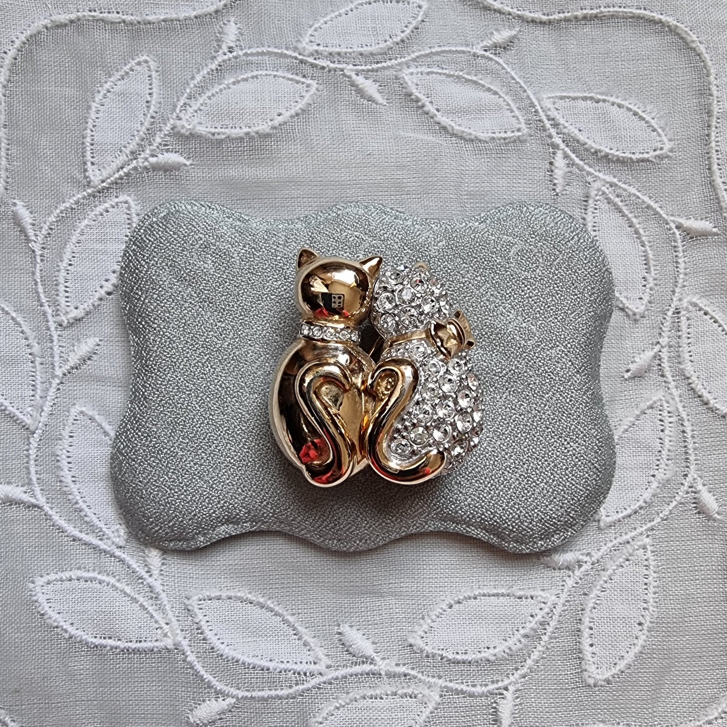 Brooch - Gold and Crystals Two Cats Brooch