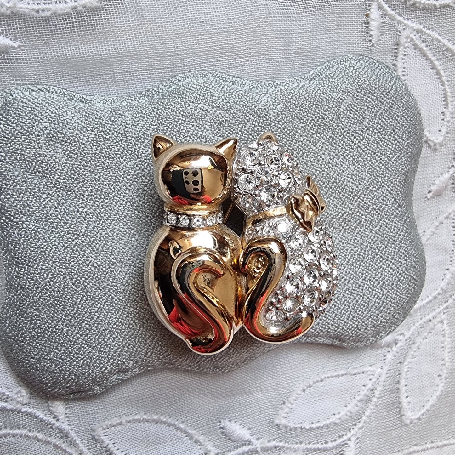 Brooch - Gold and Crystals Two Cats Brooch