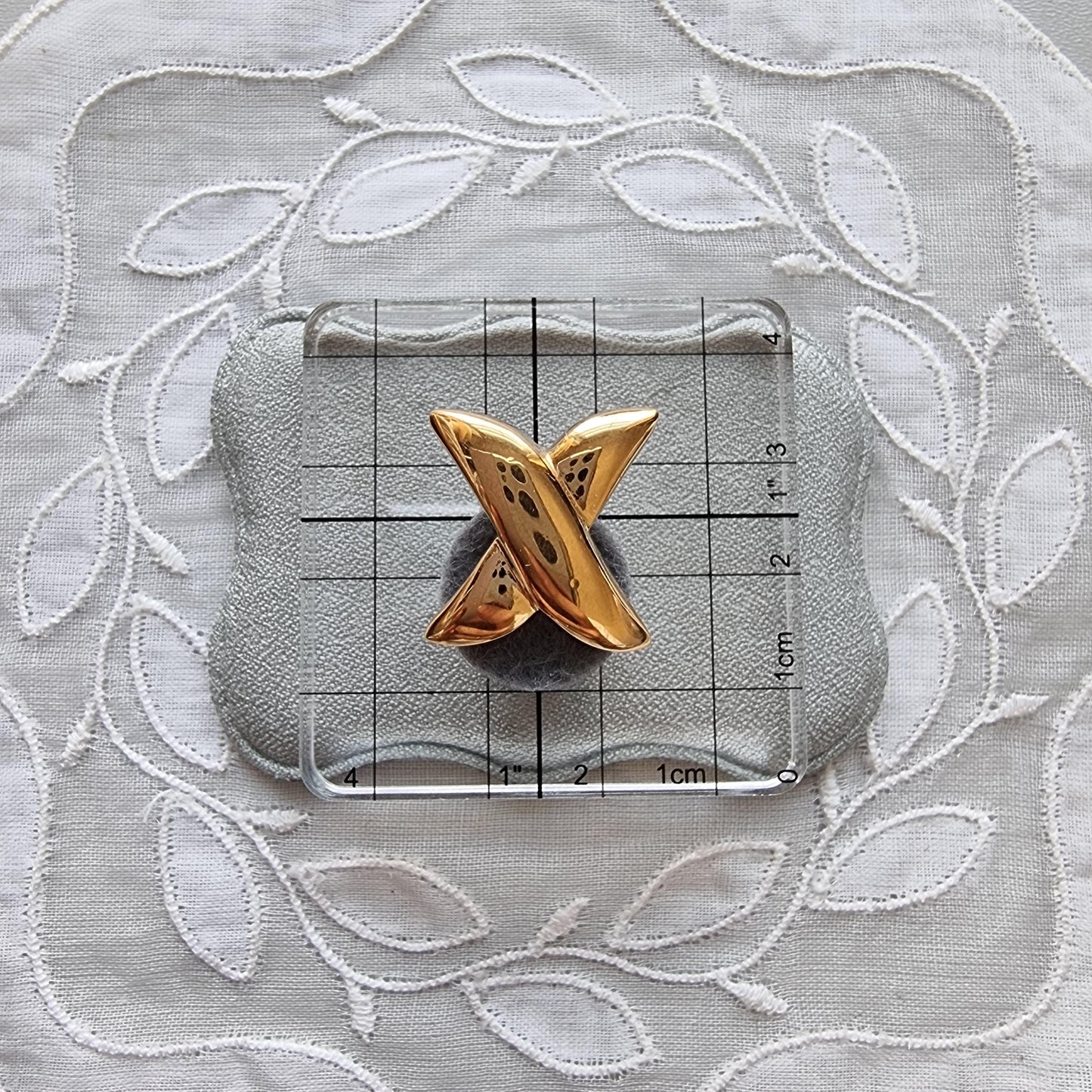 Posts - Gold Stylised Cross Stud Earrings