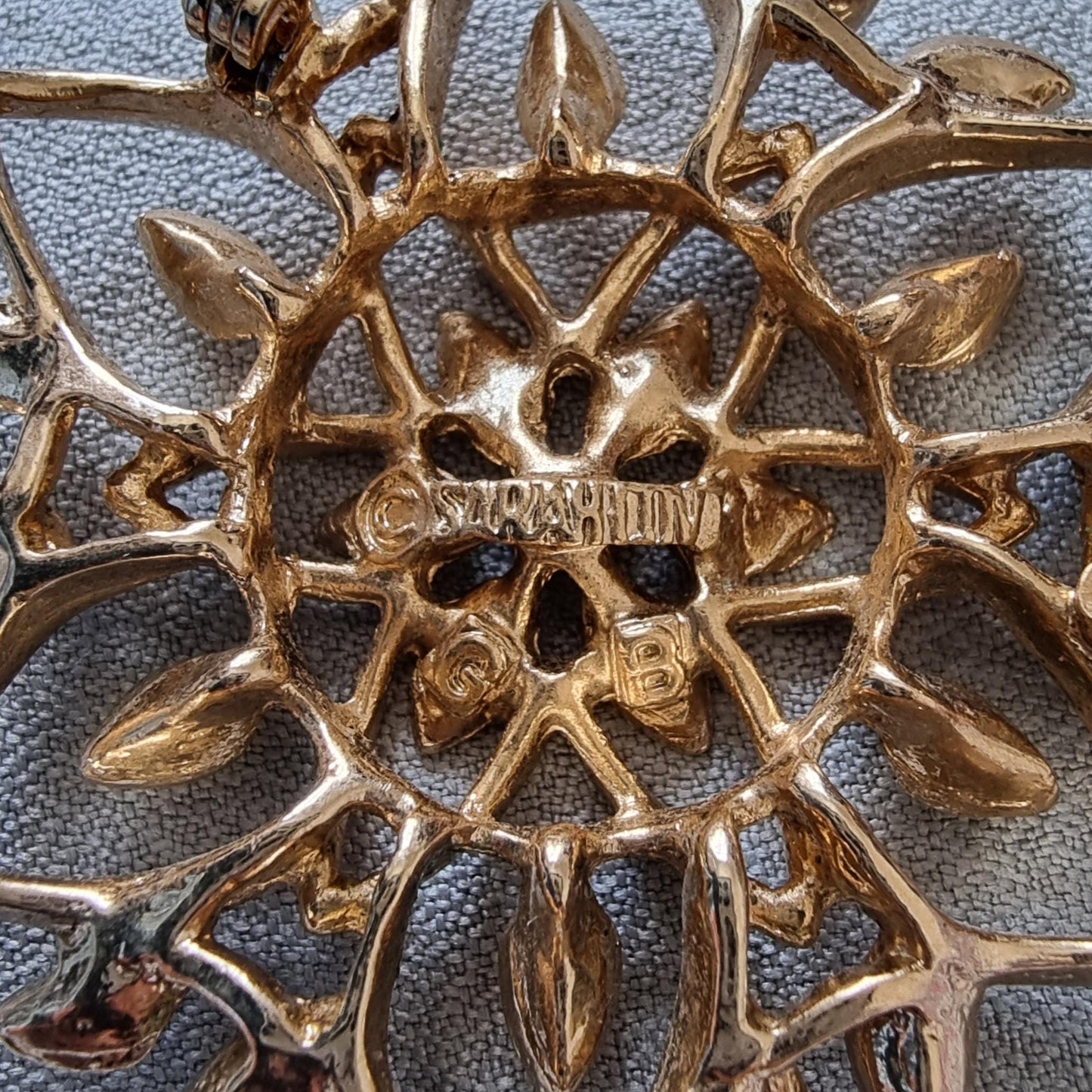 Brooch - Sarah Coventry Gold Flower Brooch
