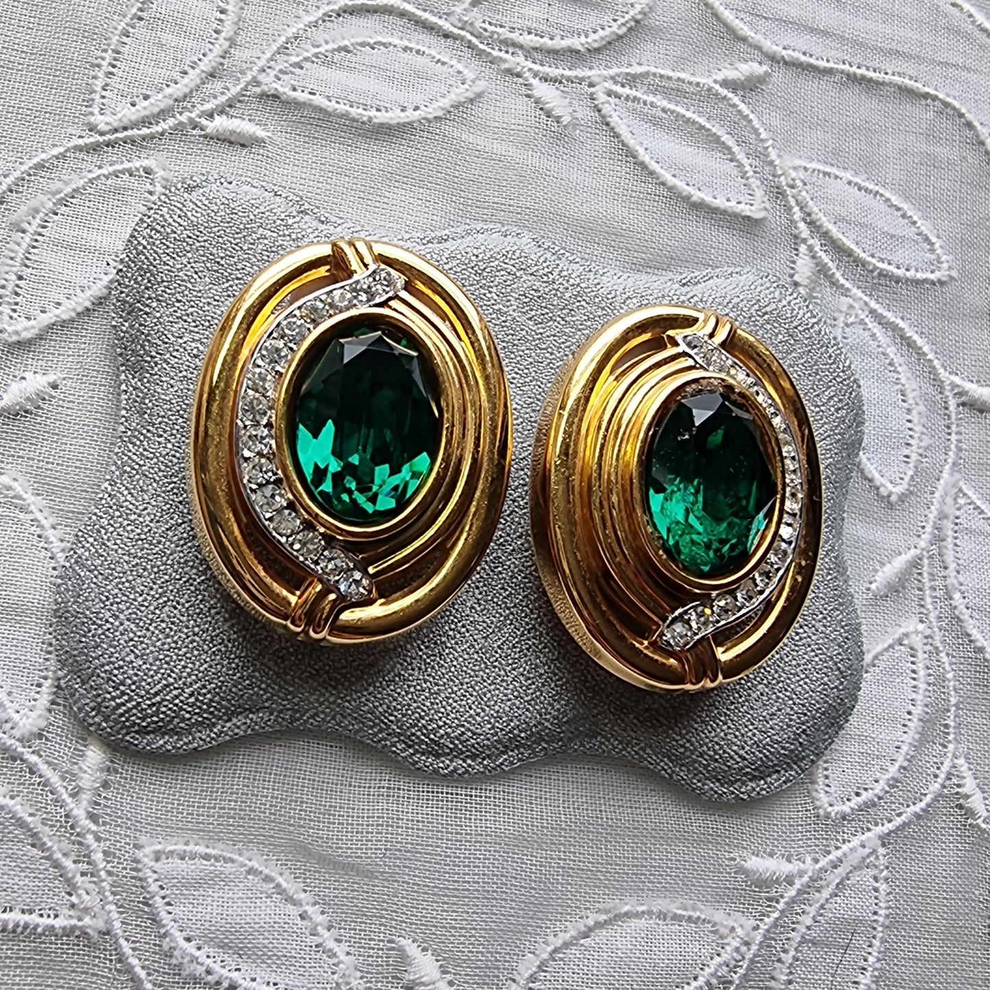 Clip on - Lanvin Oval Green and Clear Crystals Clip On Earrings