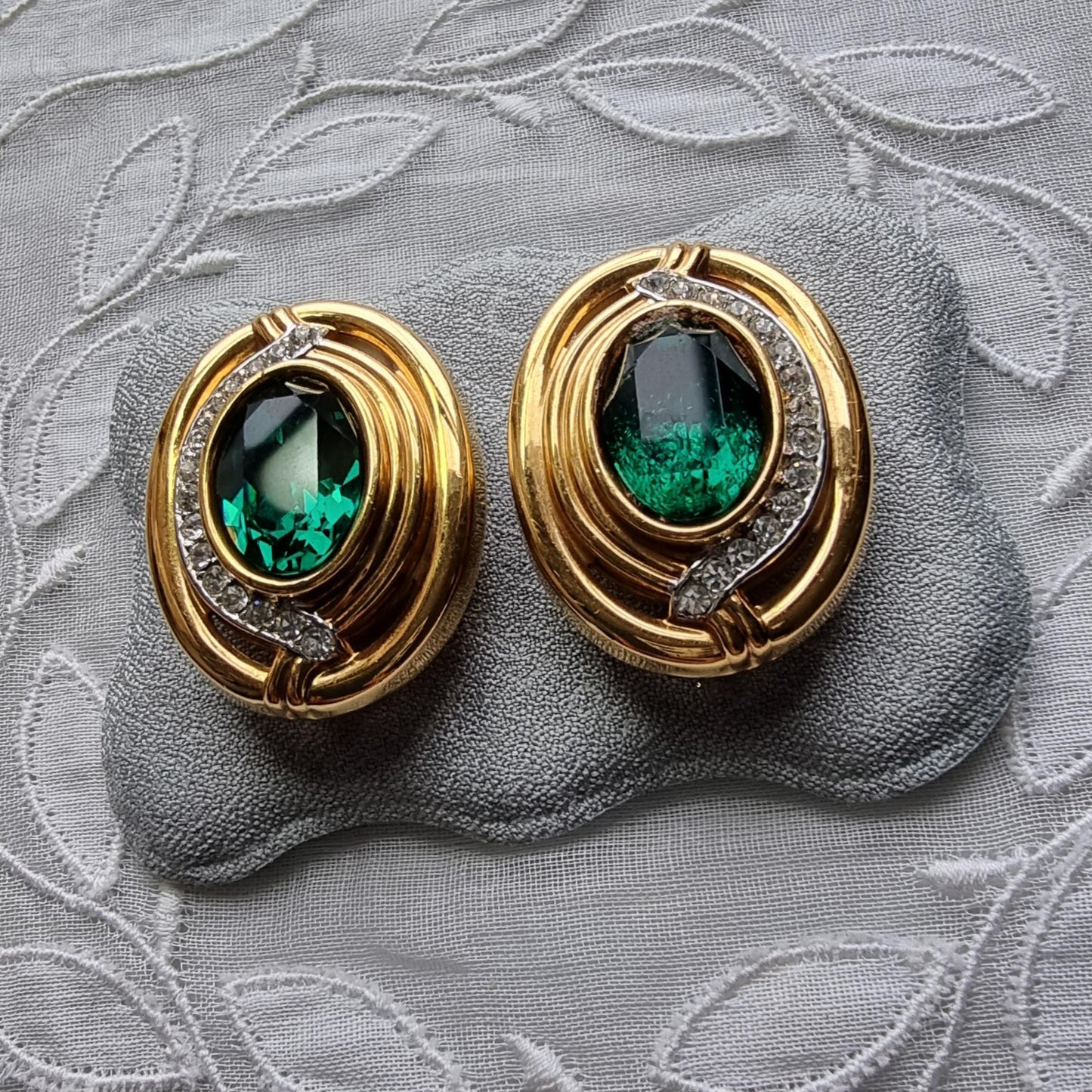 Clip on - Lanvin Oval Green and Clear Crystals Clip On Earrings