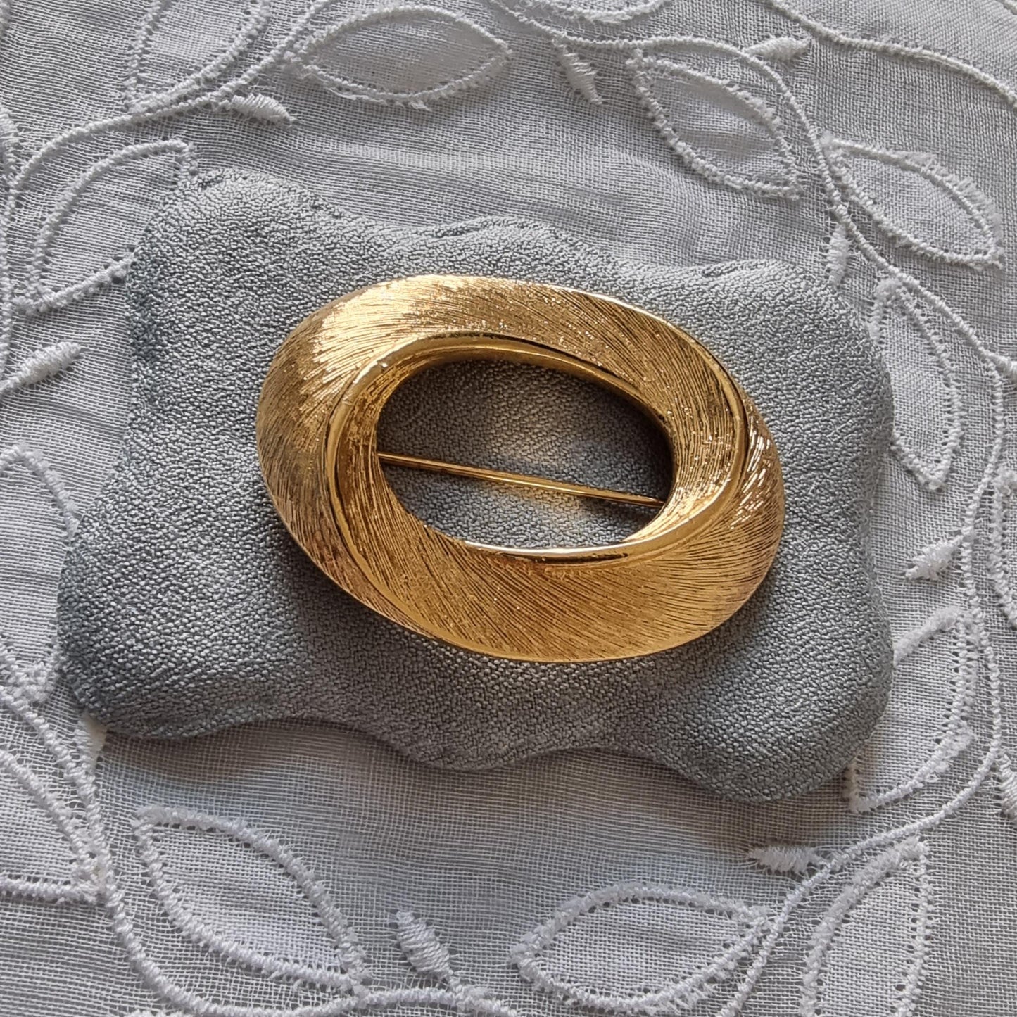 Brooch - Napier Oval Brushed Gold Twist Brooch