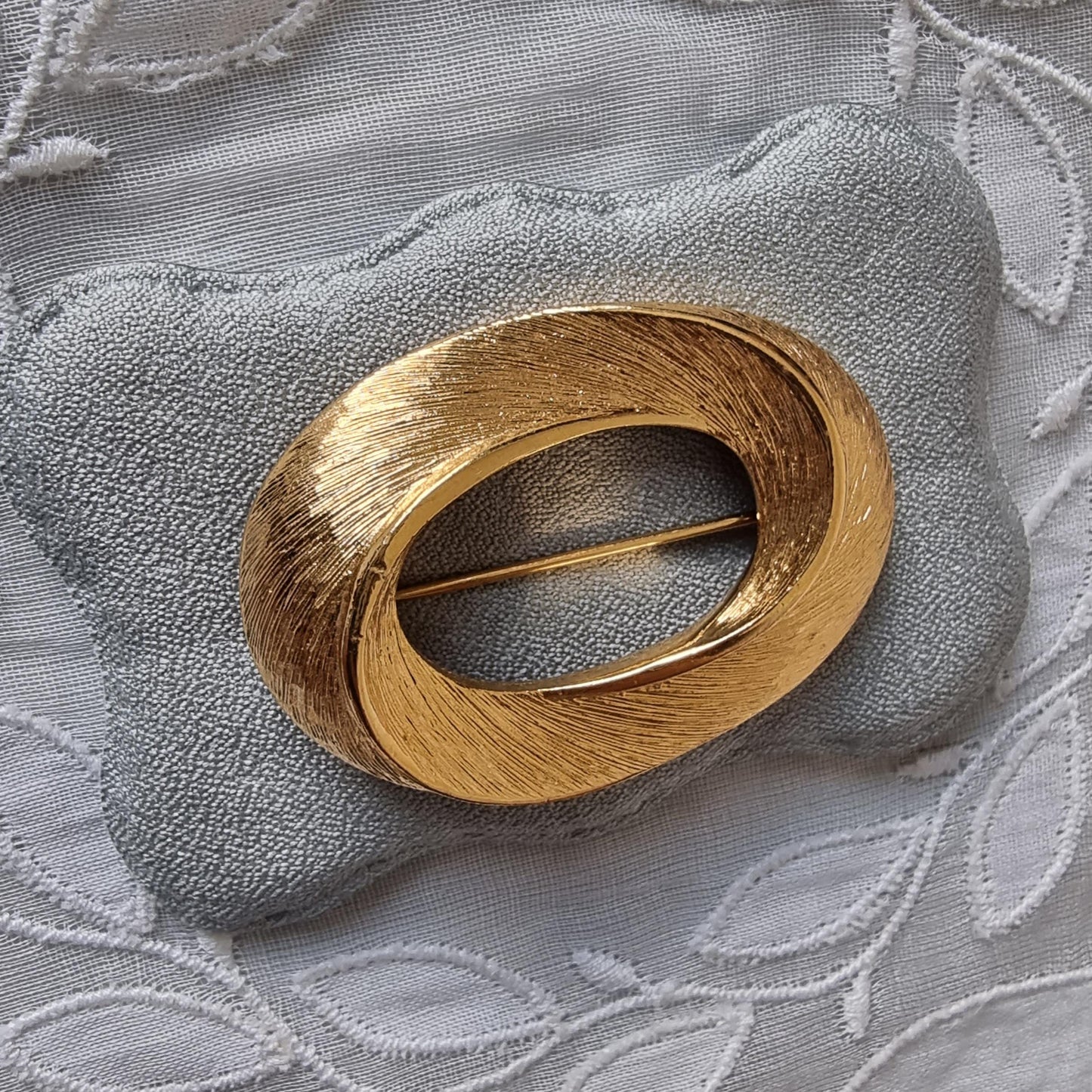 Brooch - Napier Oval Brushed Gold Twist Brooch