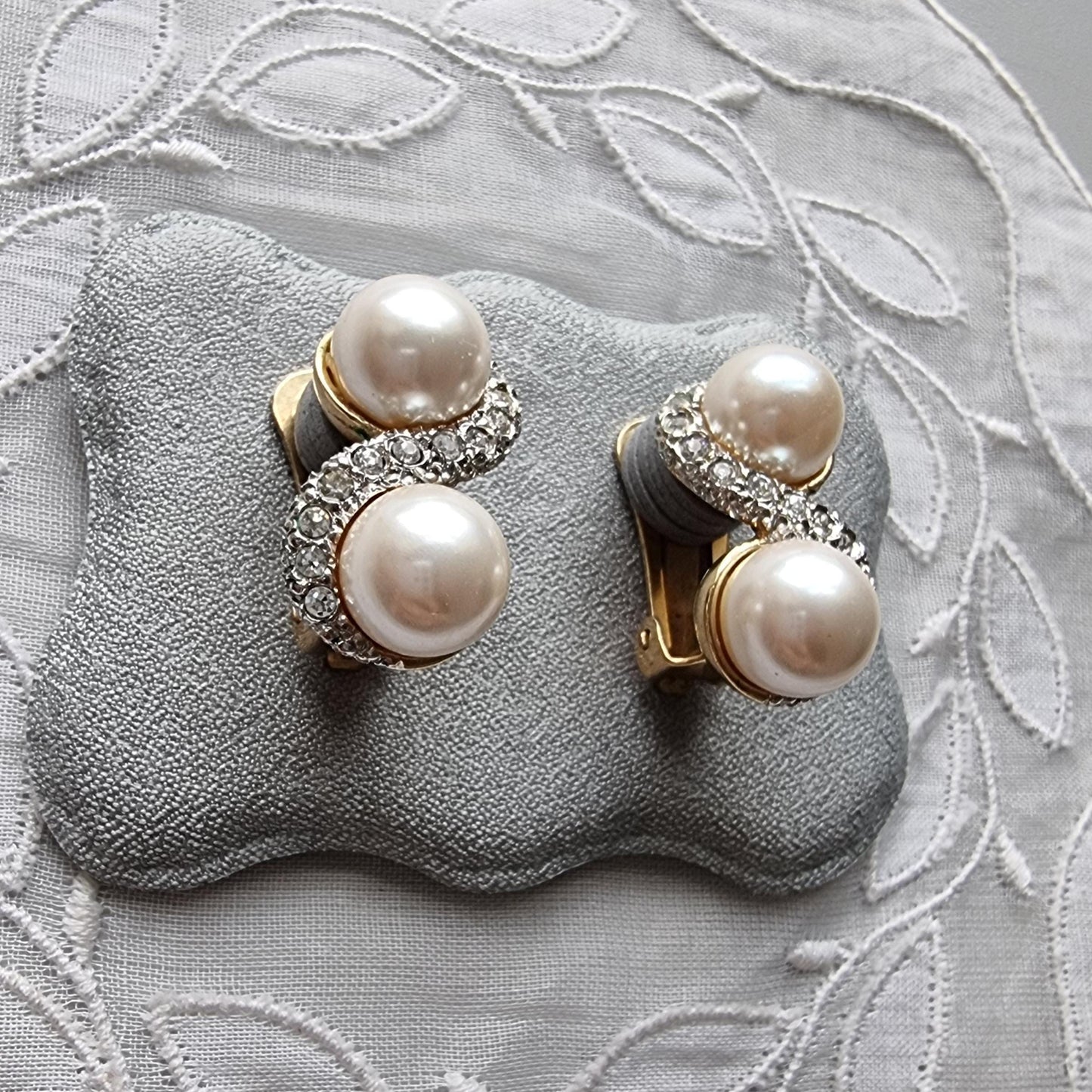 Clip on - Cascio Pearls and Crystals Swirl Clip on Earrings