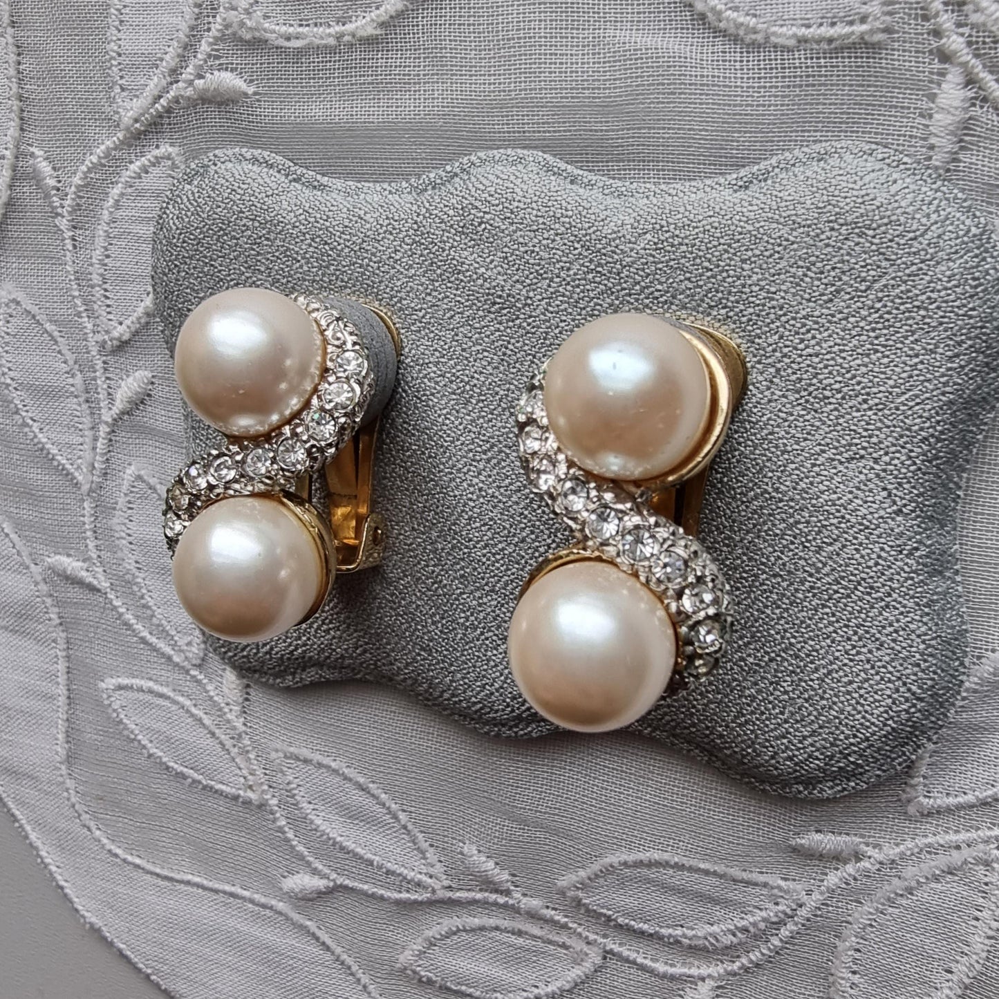 Clip on - Cascio Pearls and Crystals Swirl Clip on Earrings
