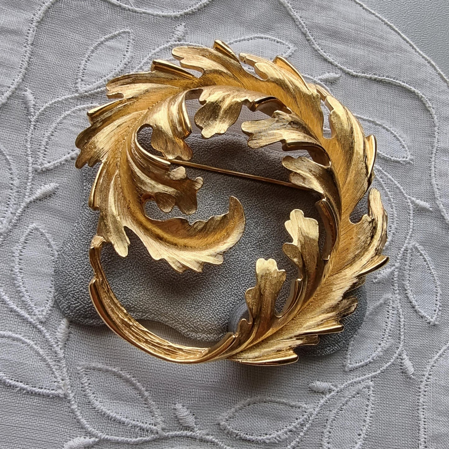 Brooch - Monet Gold Round Leaf Brooch
