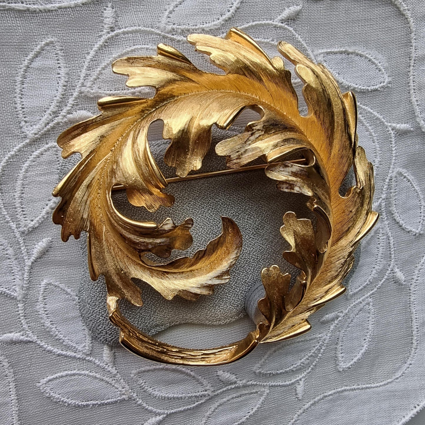 Brooch - Monet Gold Round Leaf Brooch