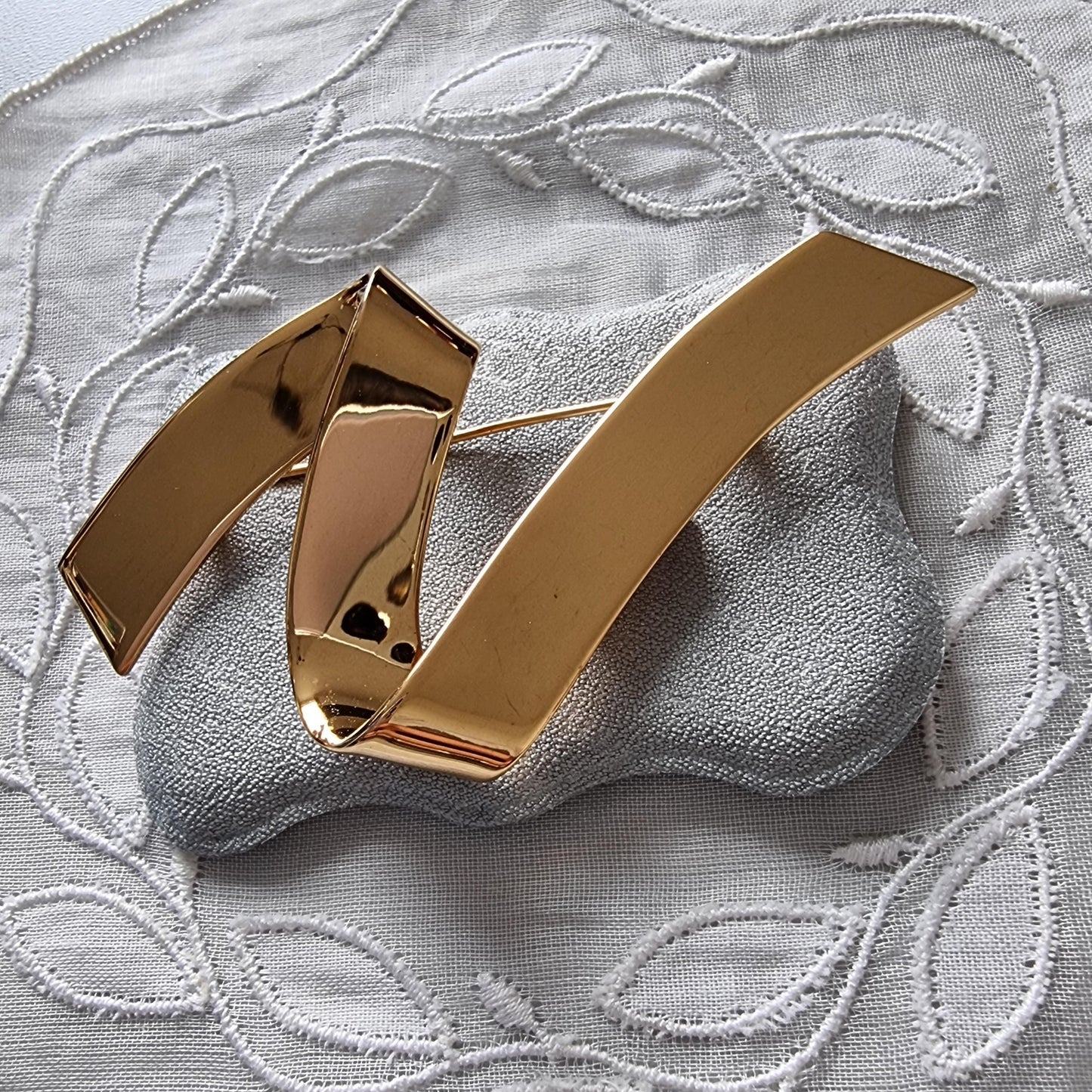 Brooch - Monet Gold Ribbon Brooch