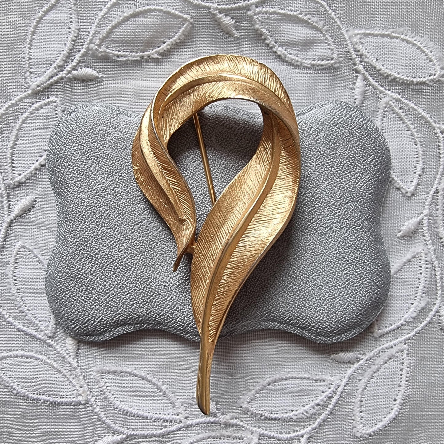 Brooch - Sarah Coventry Gold Feather Brooch
