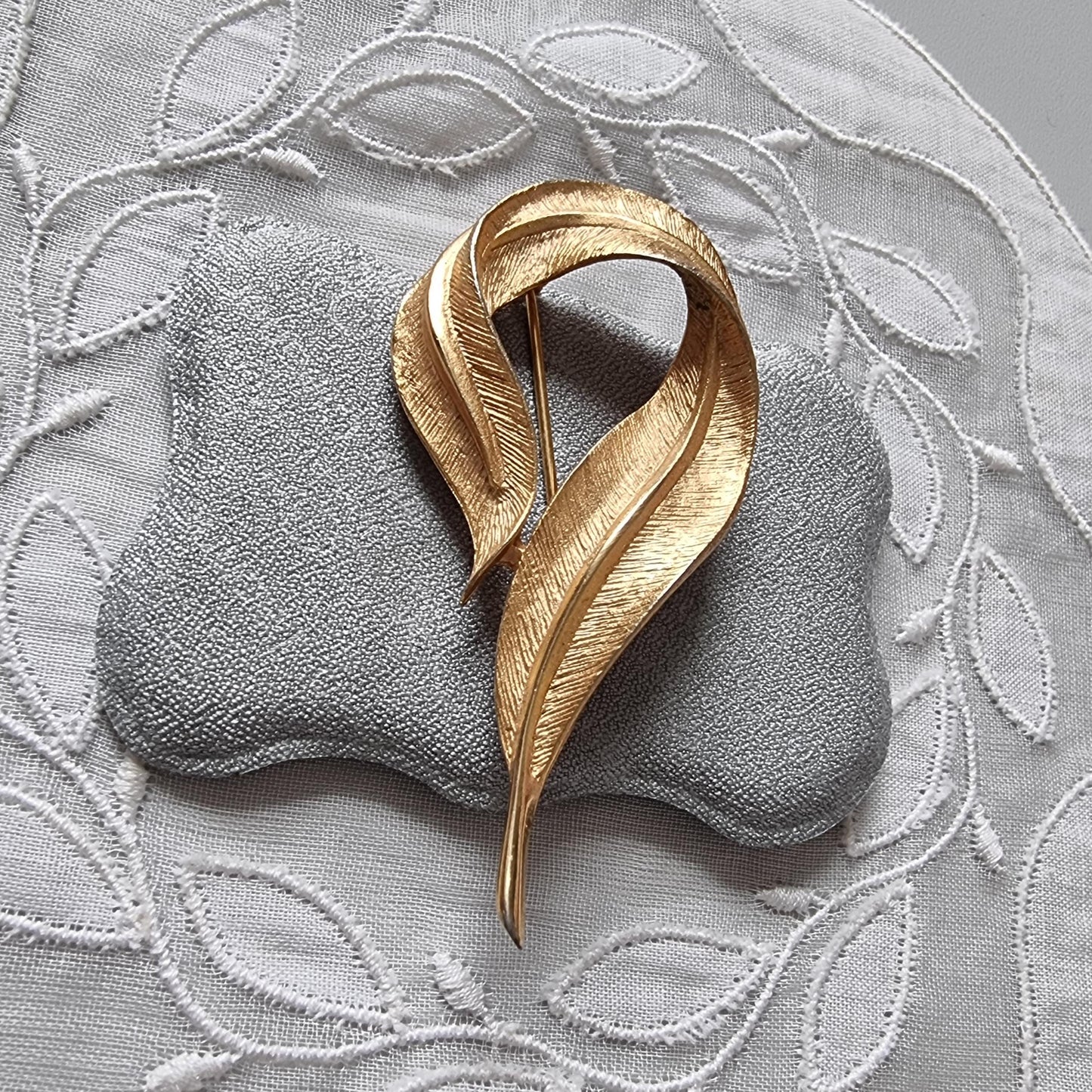 Brooch - Sarah Coventry Gold Feather Brooch
