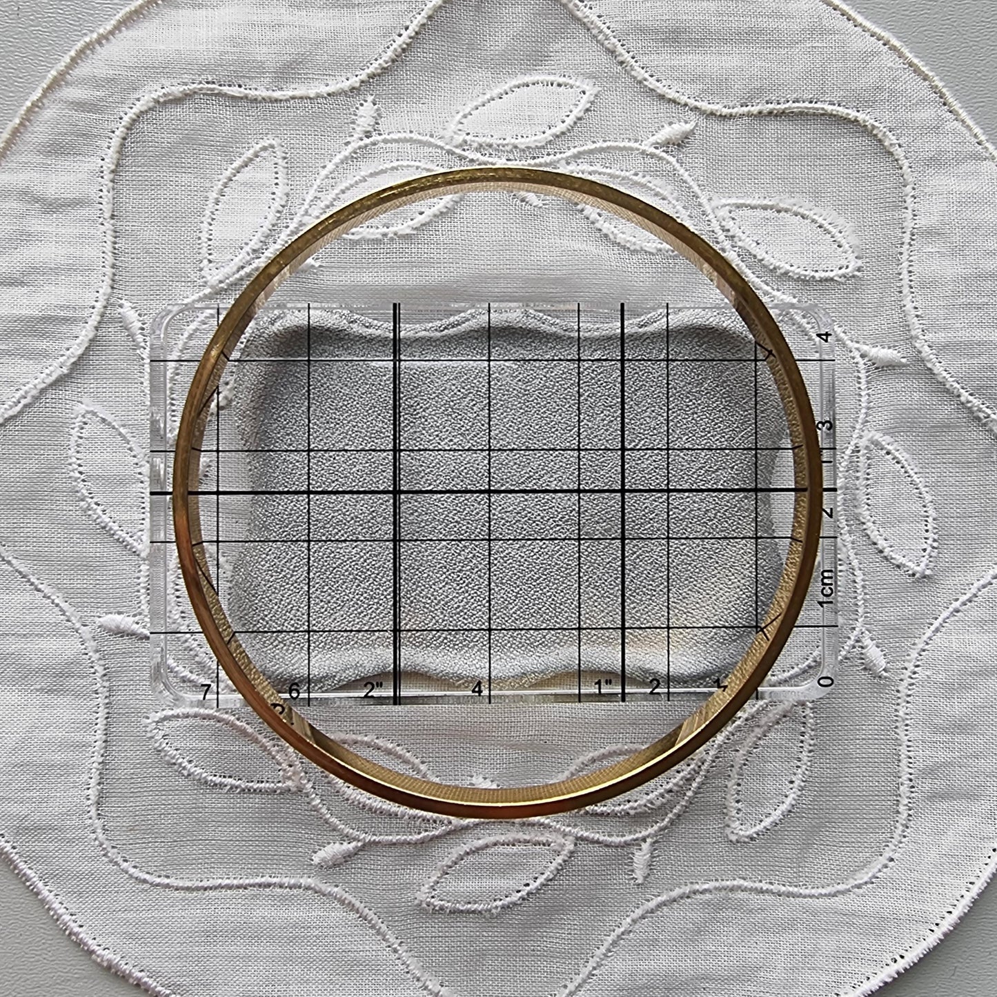 Bracelet - Gold Migrain Edged Bangle Bracelet