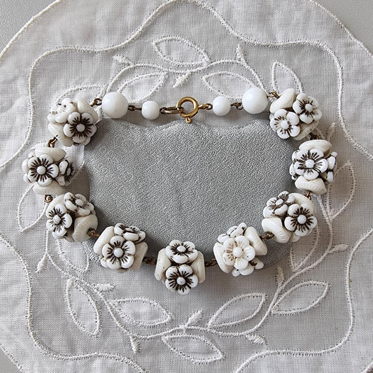 Bracelet - White Glass Flower Beads Bracelet