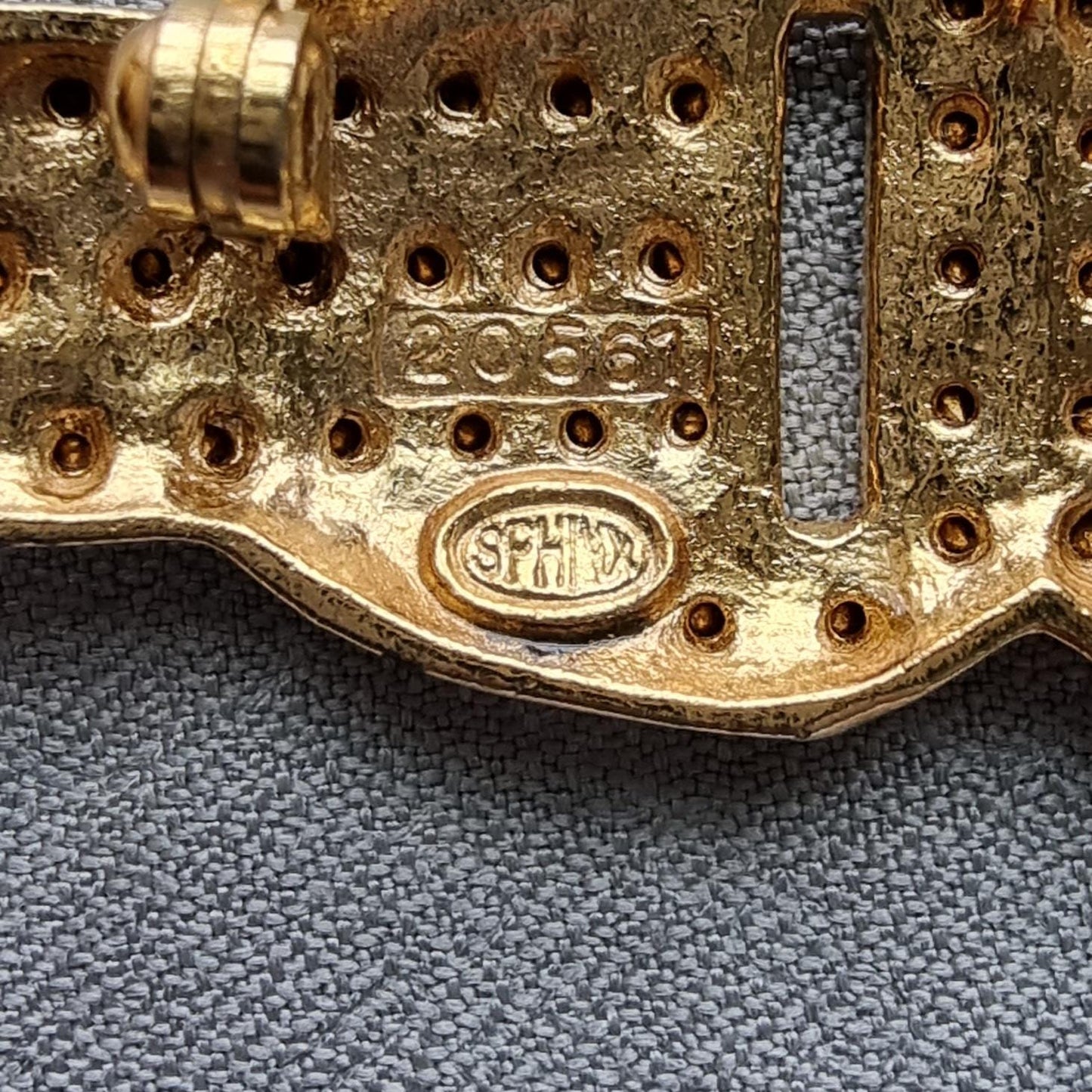 Brooch - Sphinx Gold Crystal Buckle Brooch