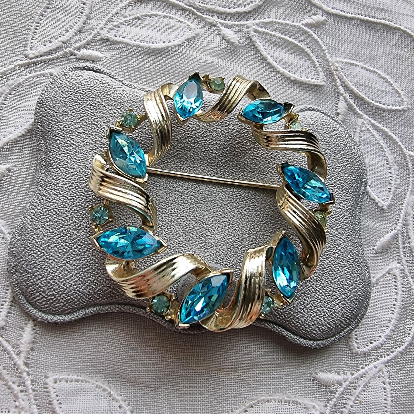 Brooch - Lisner Gold Ribbon Blue Crystals Wreath Brooch