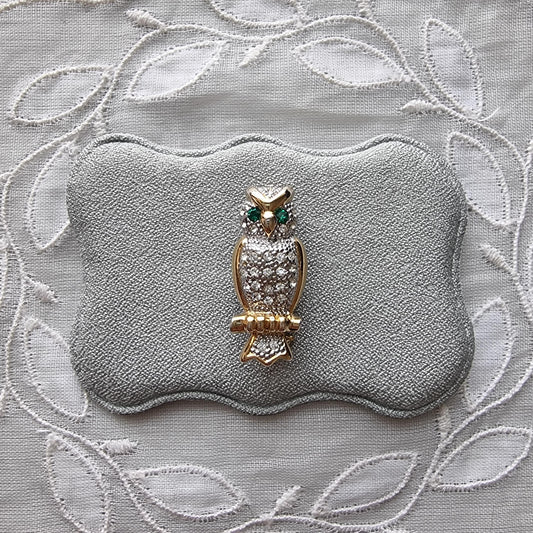 Brooch - Small Green and Clear Crystals Owl Brooch