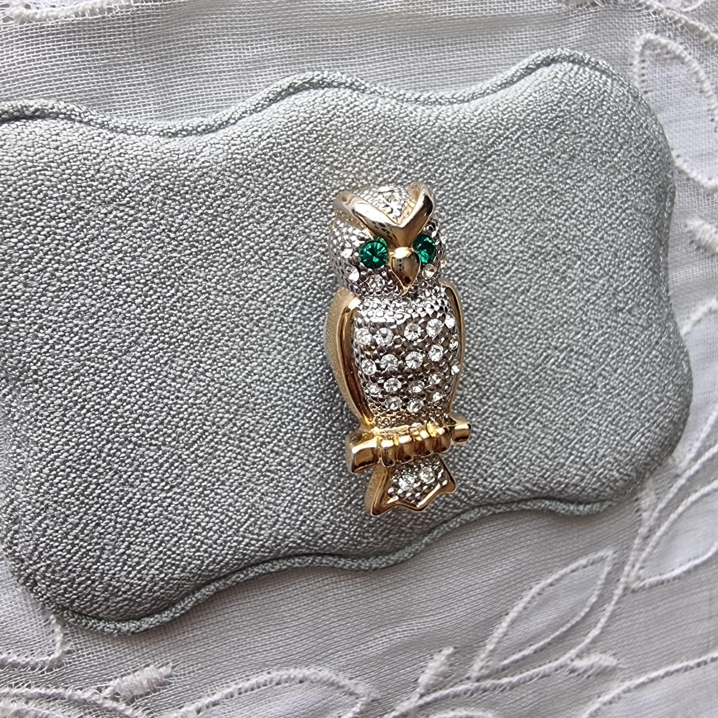 Brooch - Small Green and Clear Crystals Owl Brooch