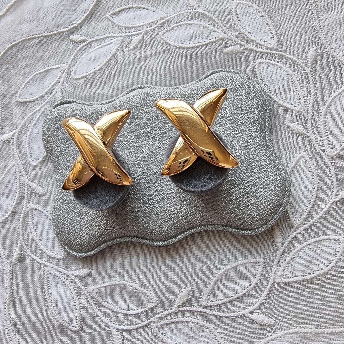 Posts - Gold Stylised Cross Stud Earrings