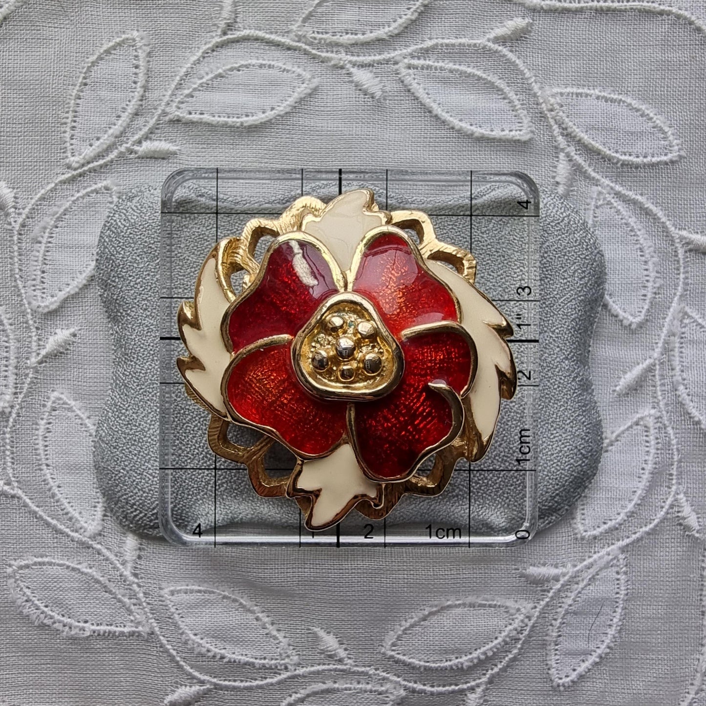 Clip on - Gold Red and White Enamel Flower Clip On Earrings