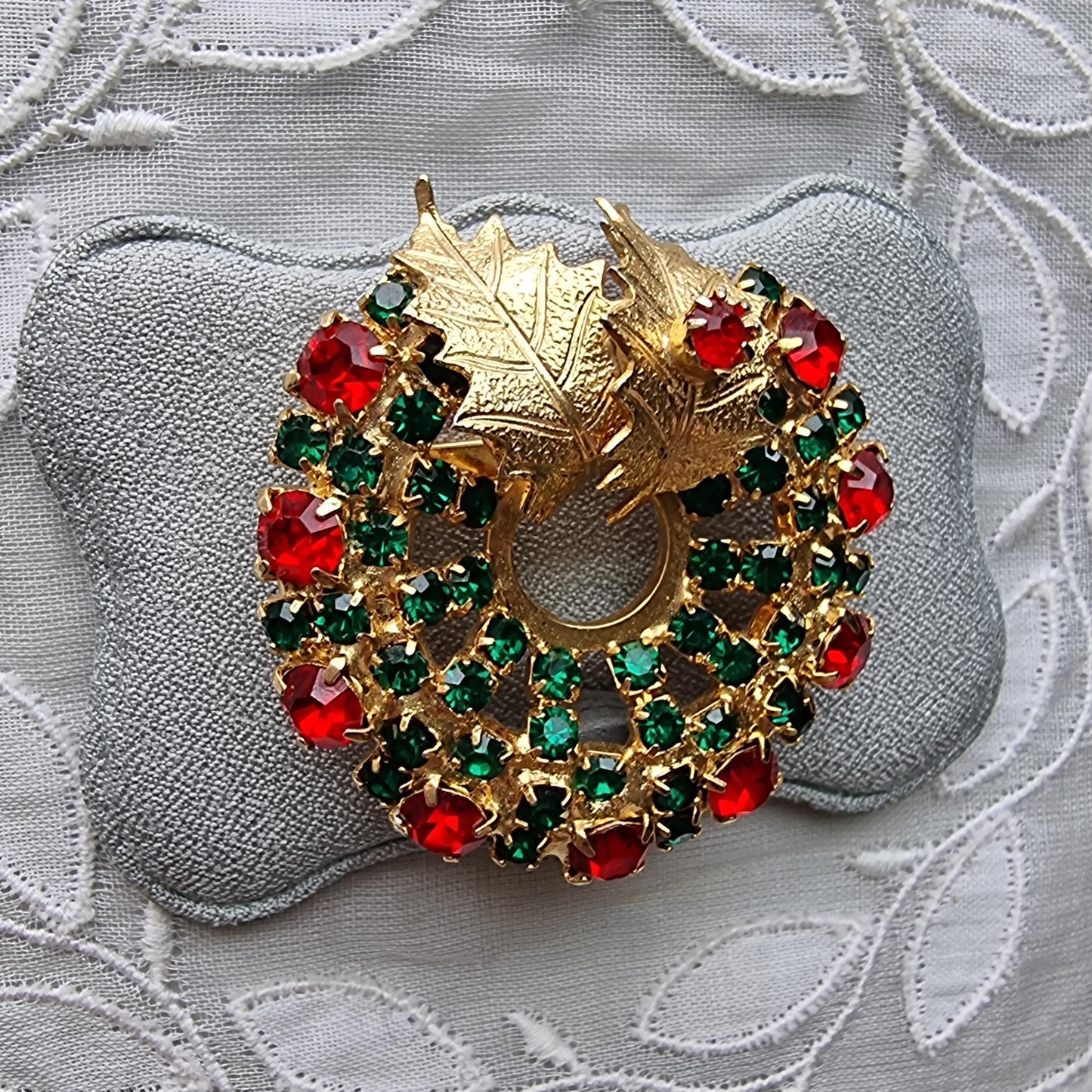 Brooch - Green and Red Crystals Christmas Wreath Brooch