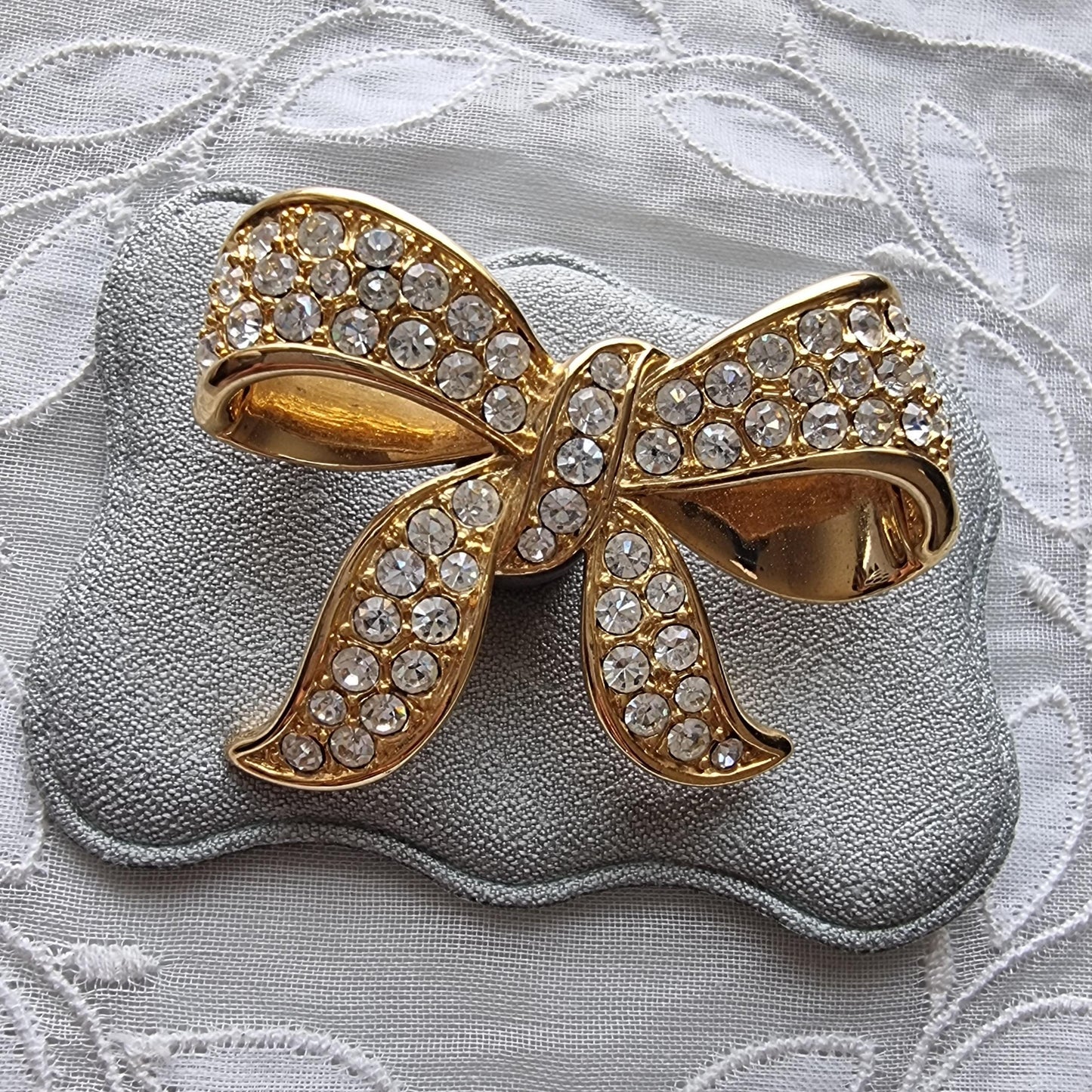 Brooch - Gold and Clear Crystals Bow Brooch