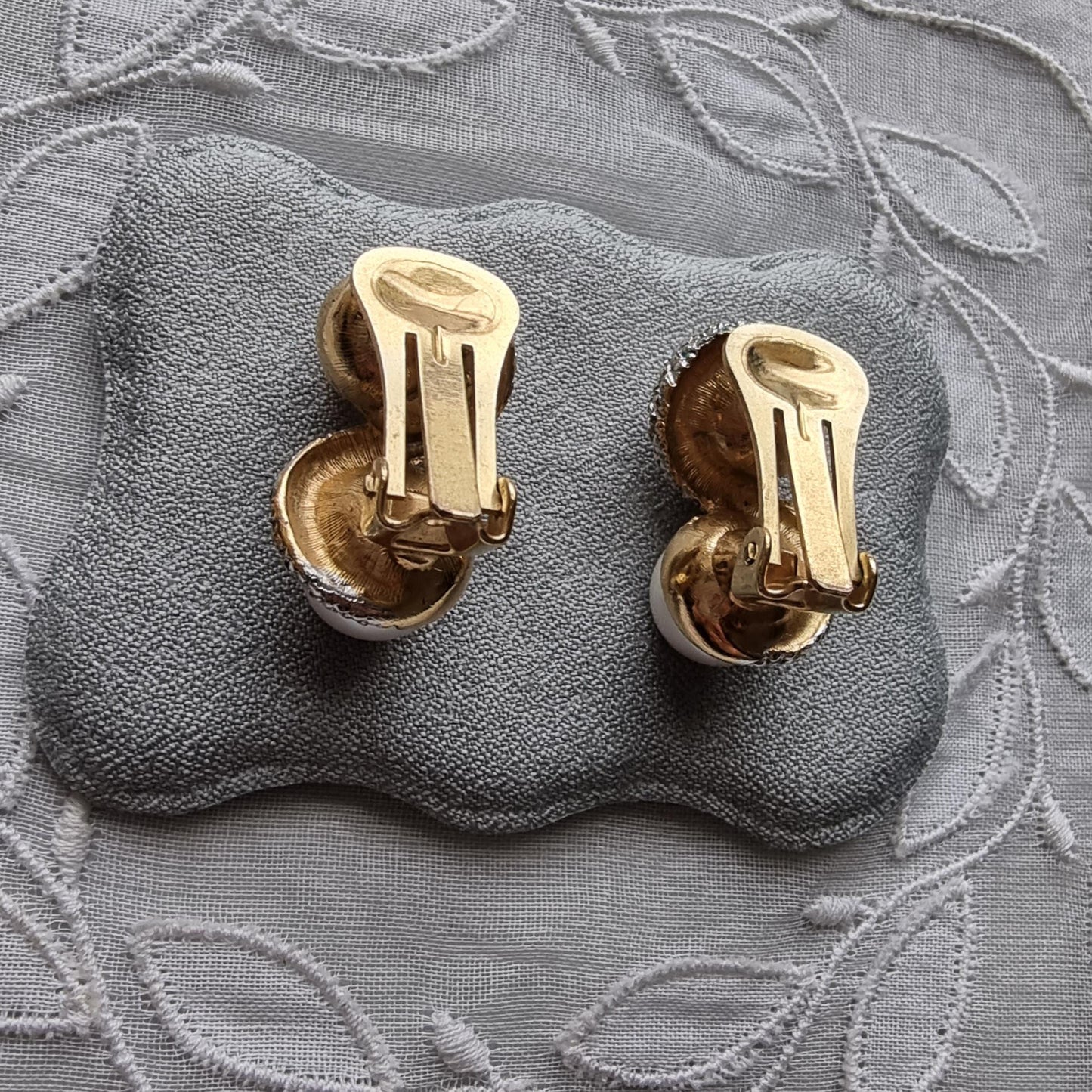 Clip on - Cascio Pearls and Crystals Swirl Clip on Earrings