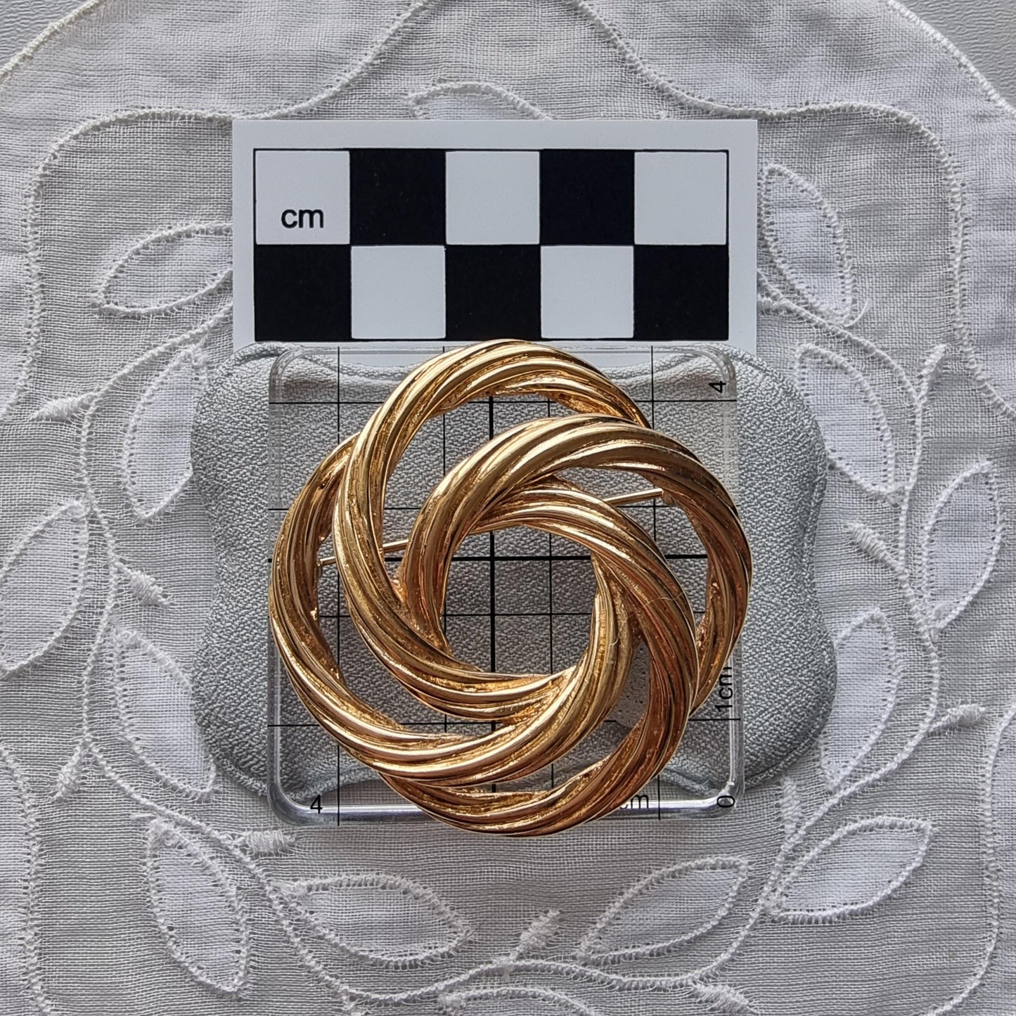 Brooch - Monet Gold Twist Wire Knot Brooch