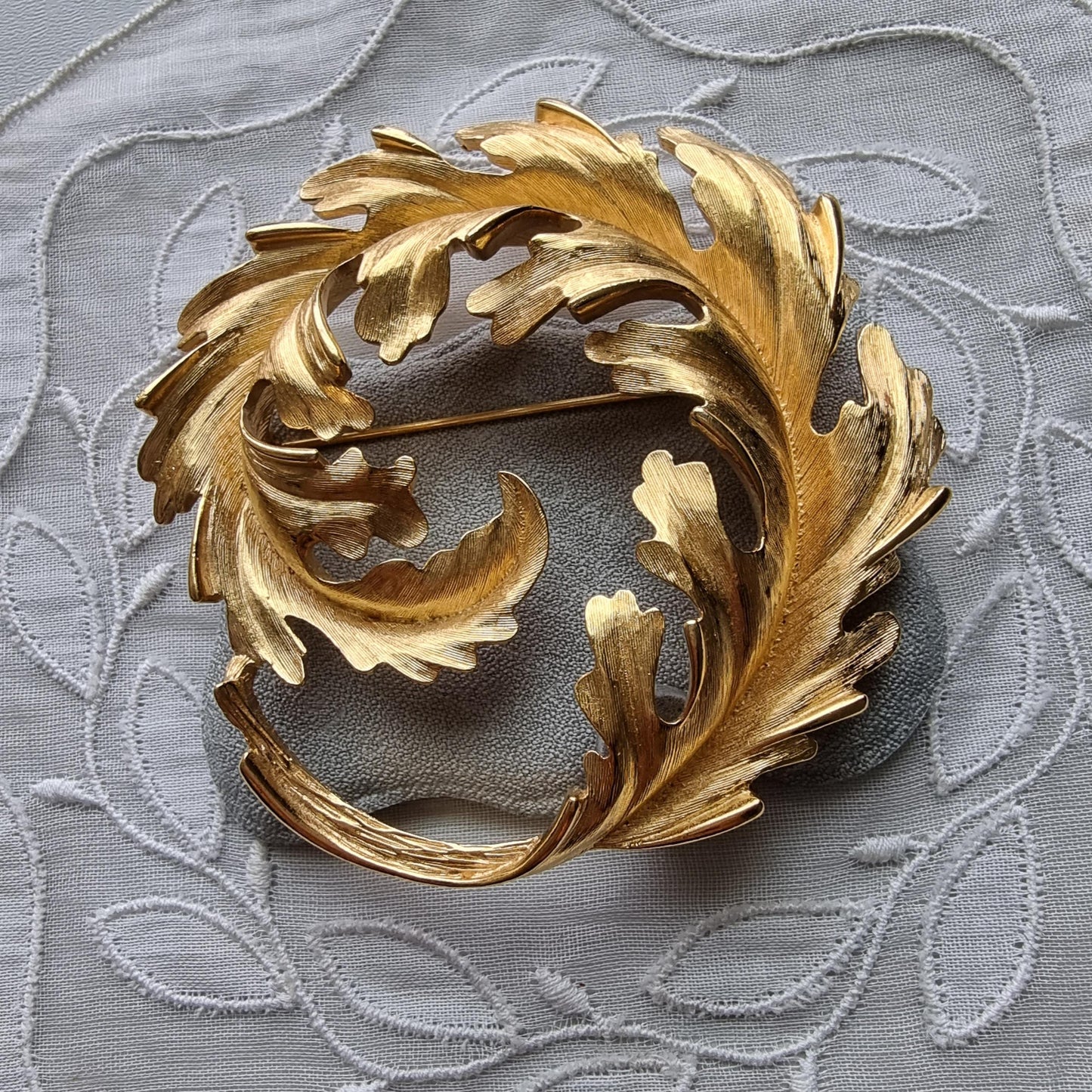 Brooch - Monet Gold Round Leaf Brooch