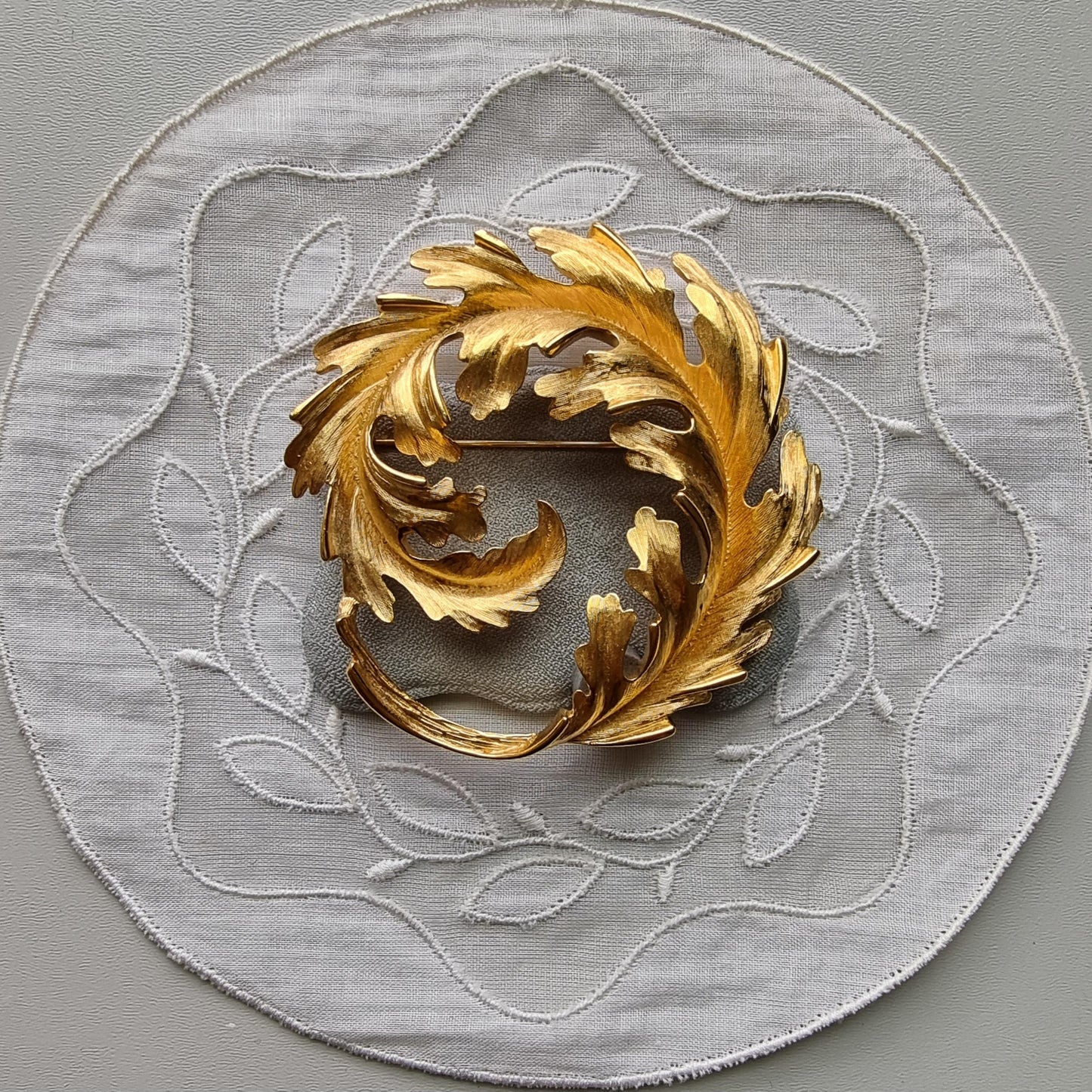 Brooch - Monet Gold Round Leaf Brooch