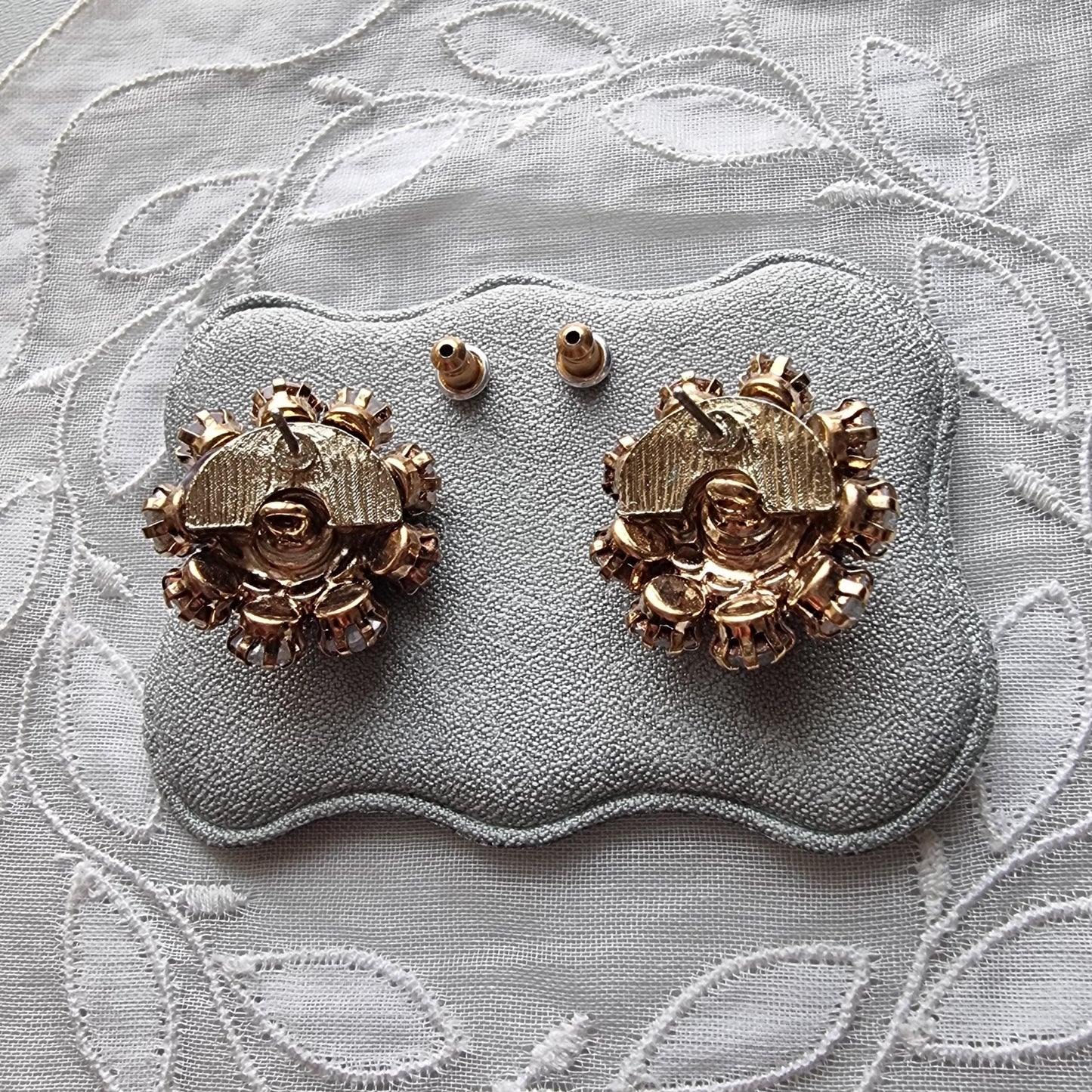 Posts - Milky White Crystals Round Stud Earrings