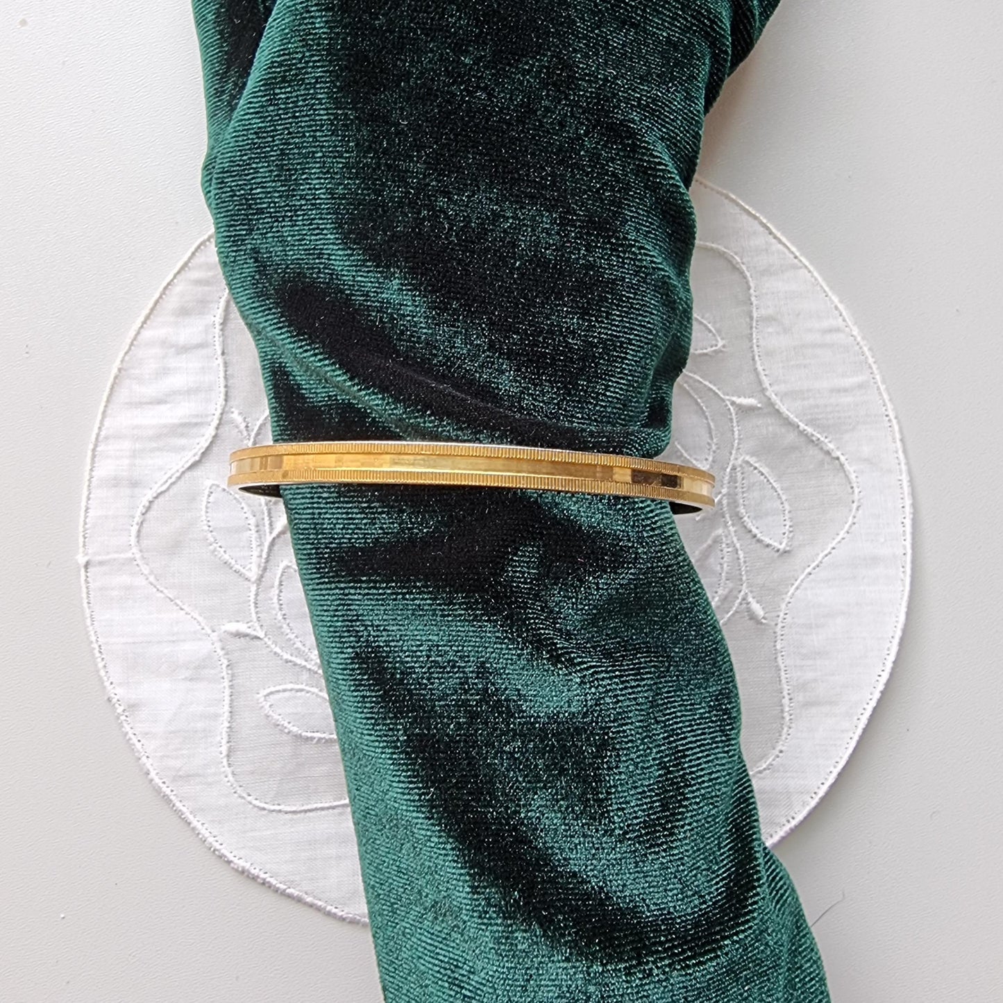 Bracelet - Gold Migrain Edged Bangle Bracelet