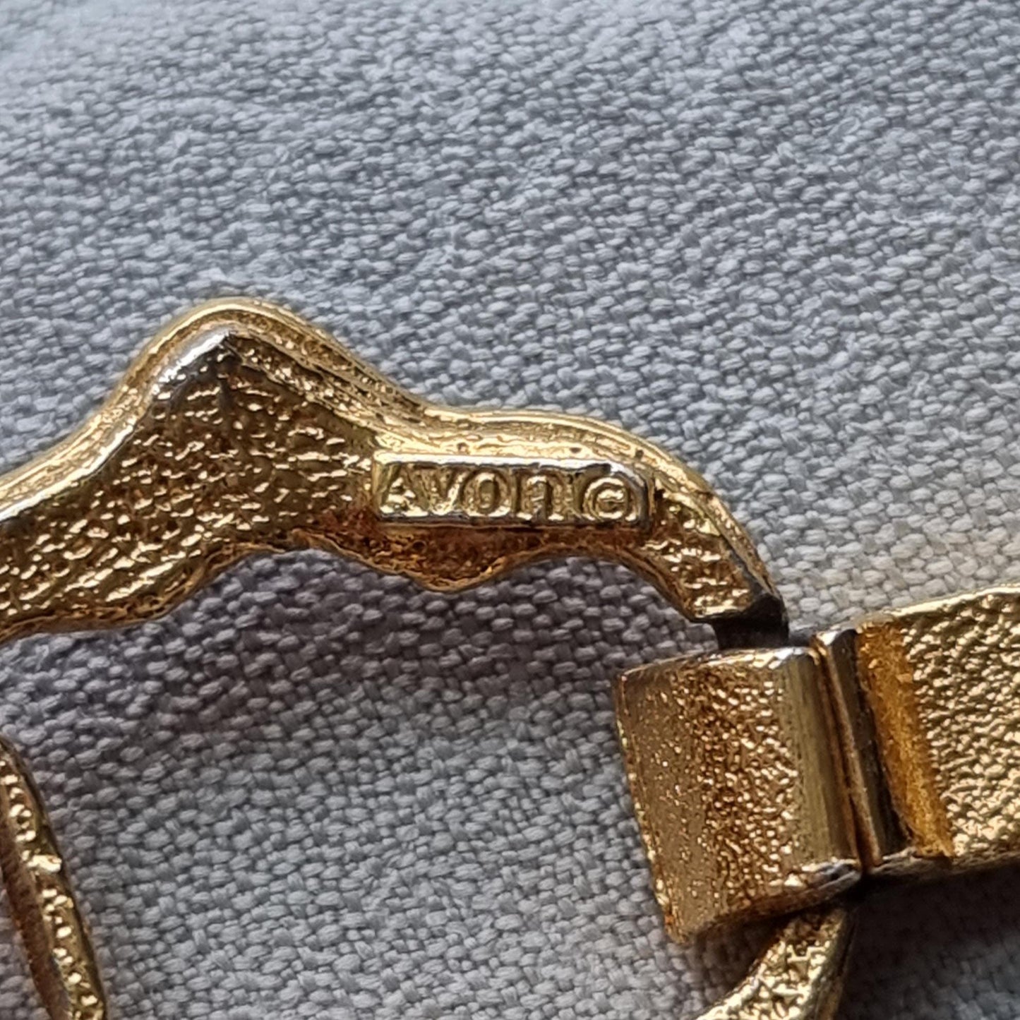 Bracelet - Avon Gold Red and Black Enamel Link Chain Bracelet