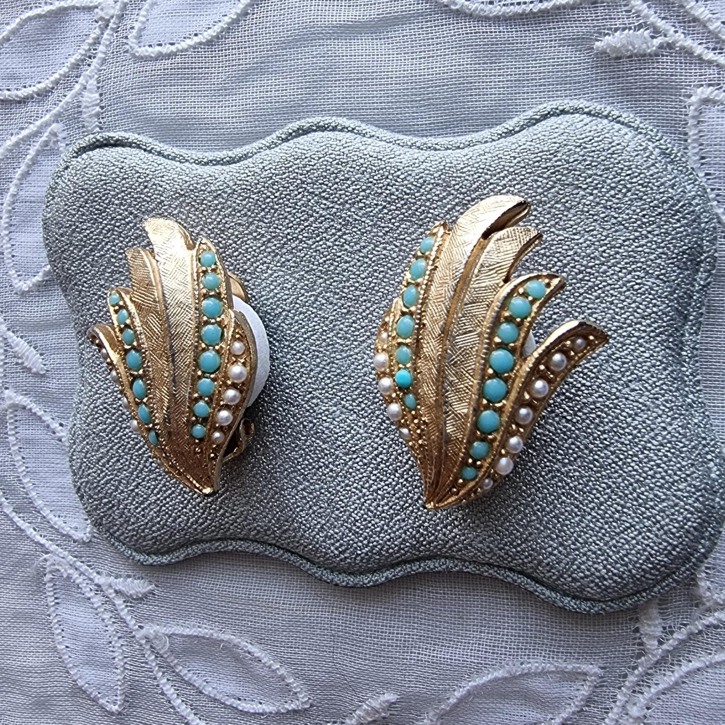 Clip on - Faux Turquoise and Pearls Stylised Flame Clip on Earrings