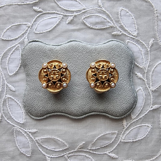 Clip on - Small Etruscan Style Pearl Clip On Earrings