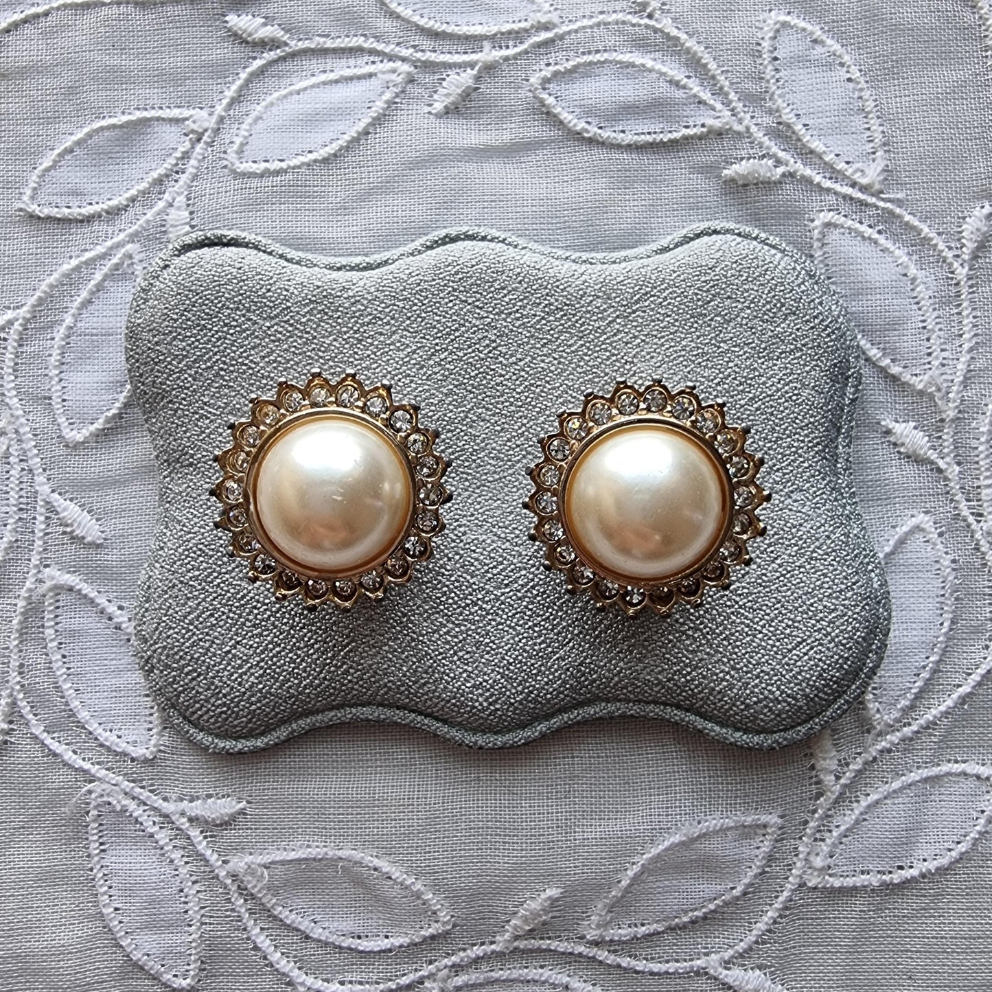 Clip on - Round Pearl and Crystals Clip on Earrings