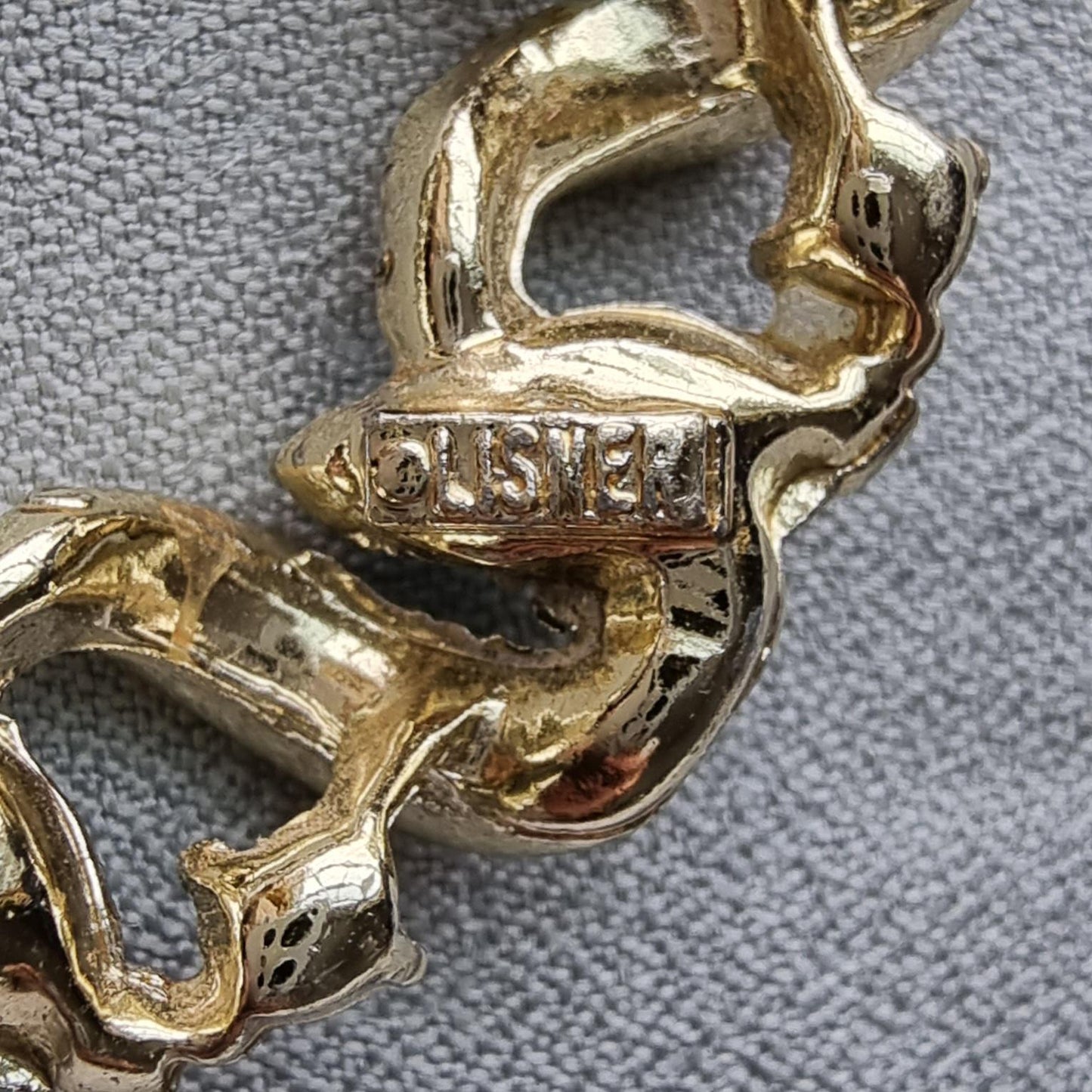 Brooch - Lisner Gold Ribbon Blue Crystals Wreath Brooch