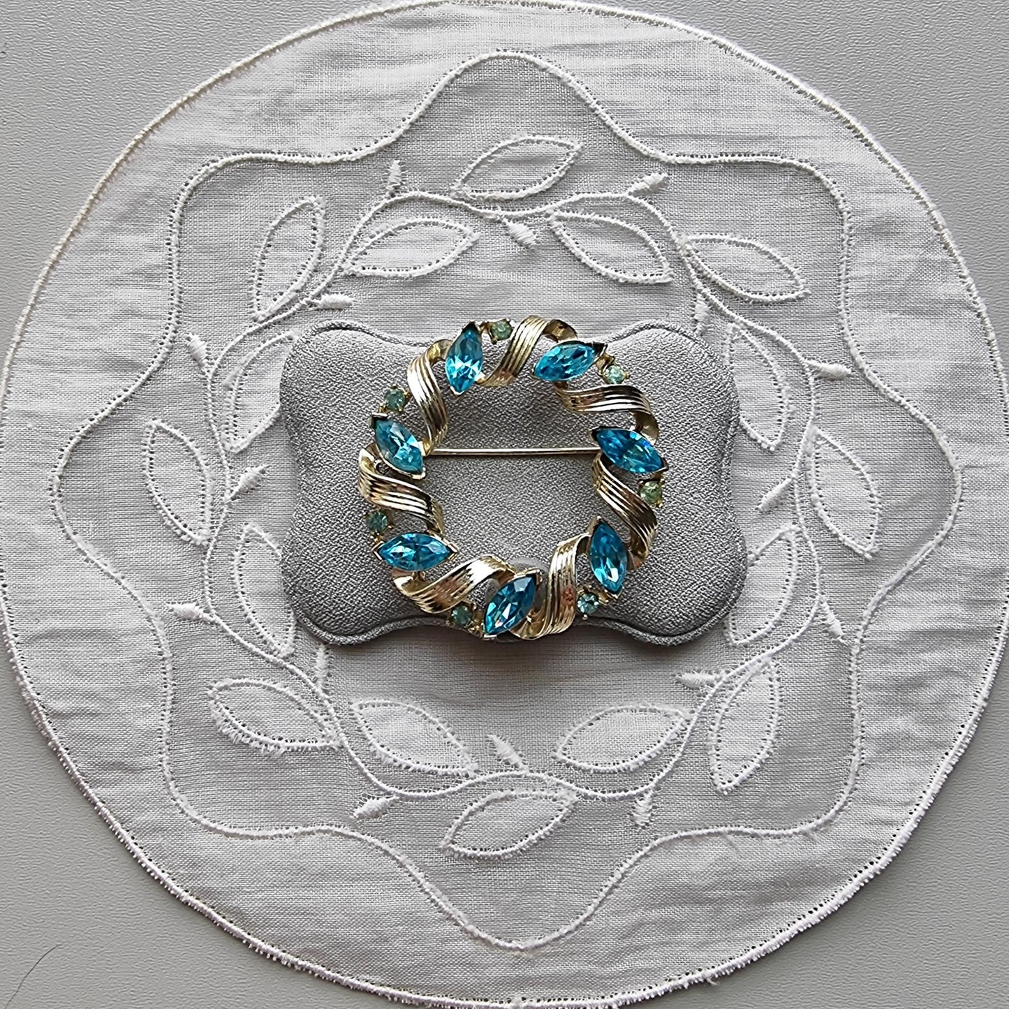 Brooch - Lisner Gold Ribbon Blue Crystals Wreath Brooch