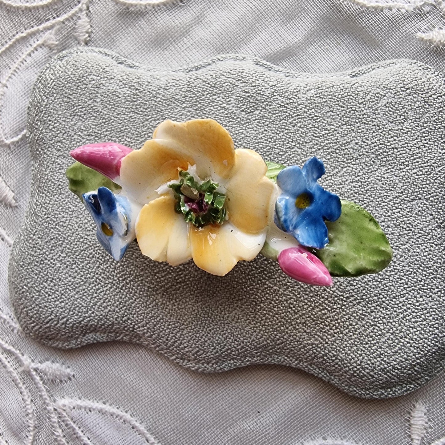 Brooch - Small Porcelain Flower Cluster Brooch