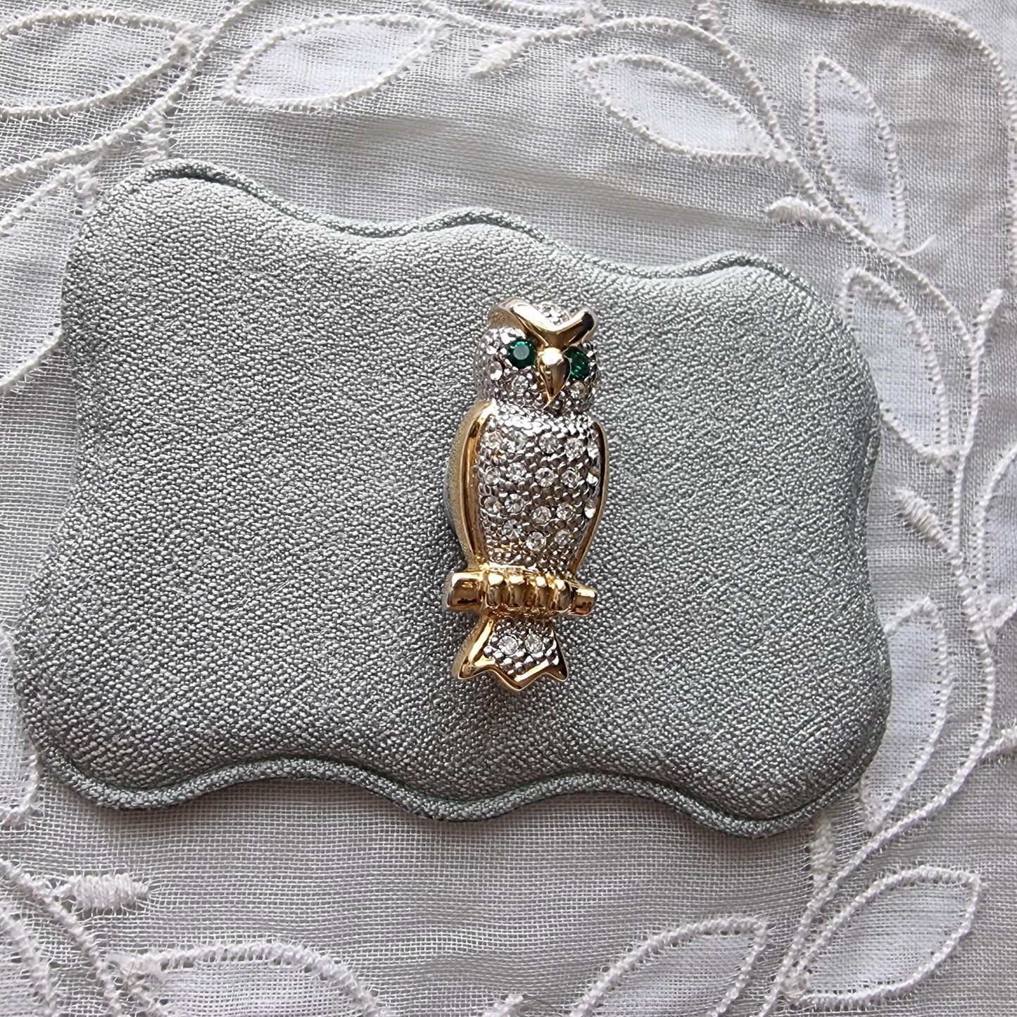 Brooch - Small Green and Clear Crystals Owl Brooch