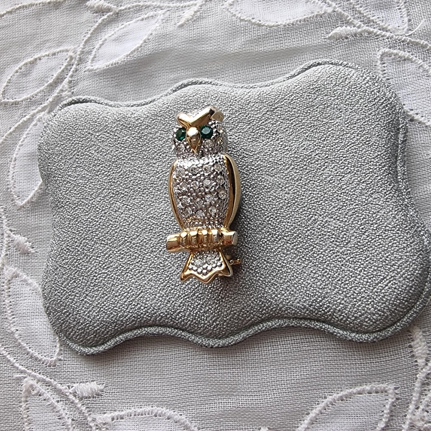 Brooch - Small Green and Clear Crystals Owl Brooch