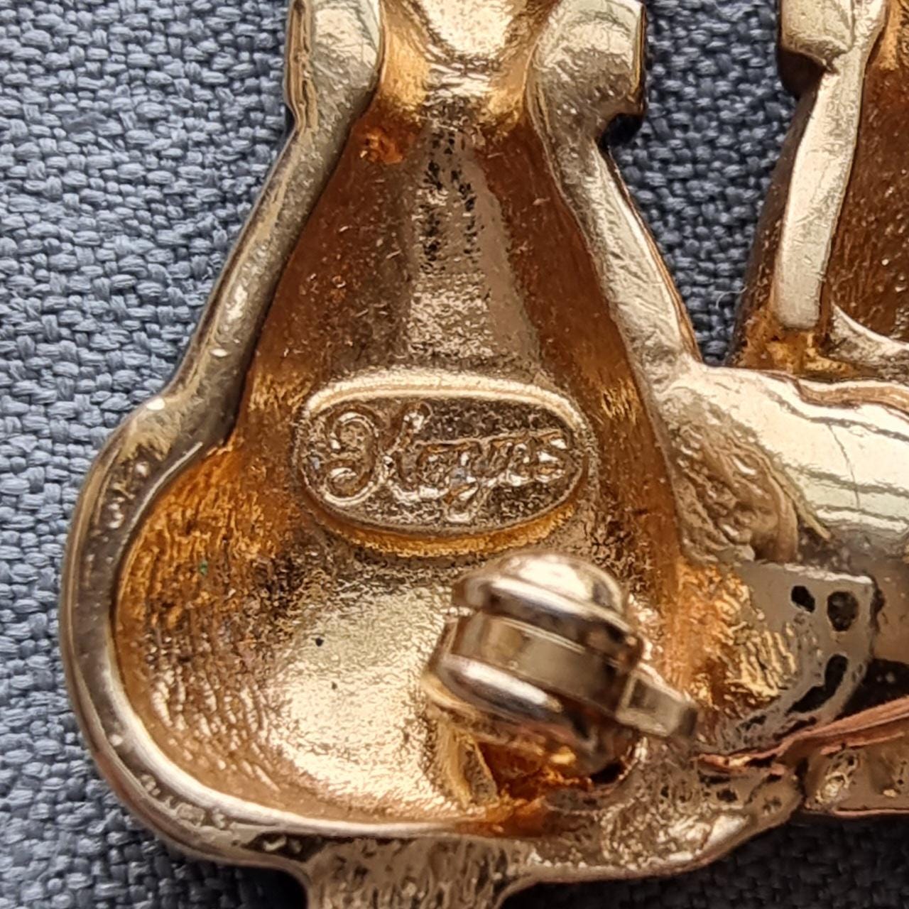 Brooch - Keyes Gold and Black Cats with Crystal Collars Brooch