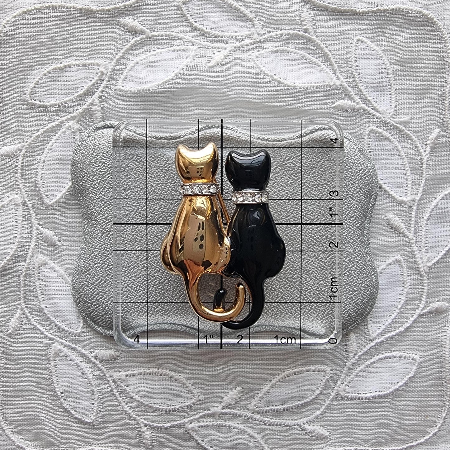 Brooch - Keyes Gold and Black Cats with Crystal Collars Brooch